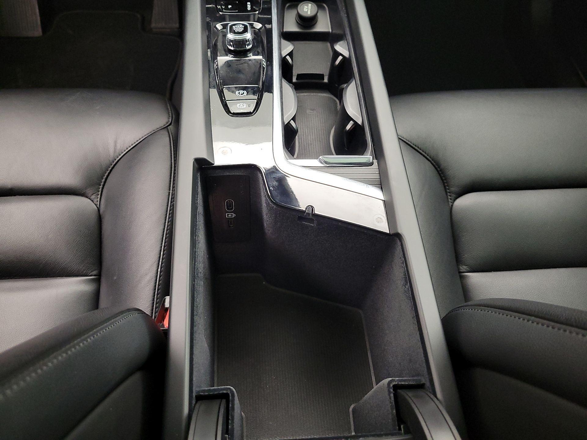 Thumbnail: 2023 Volvo XC60 - 19