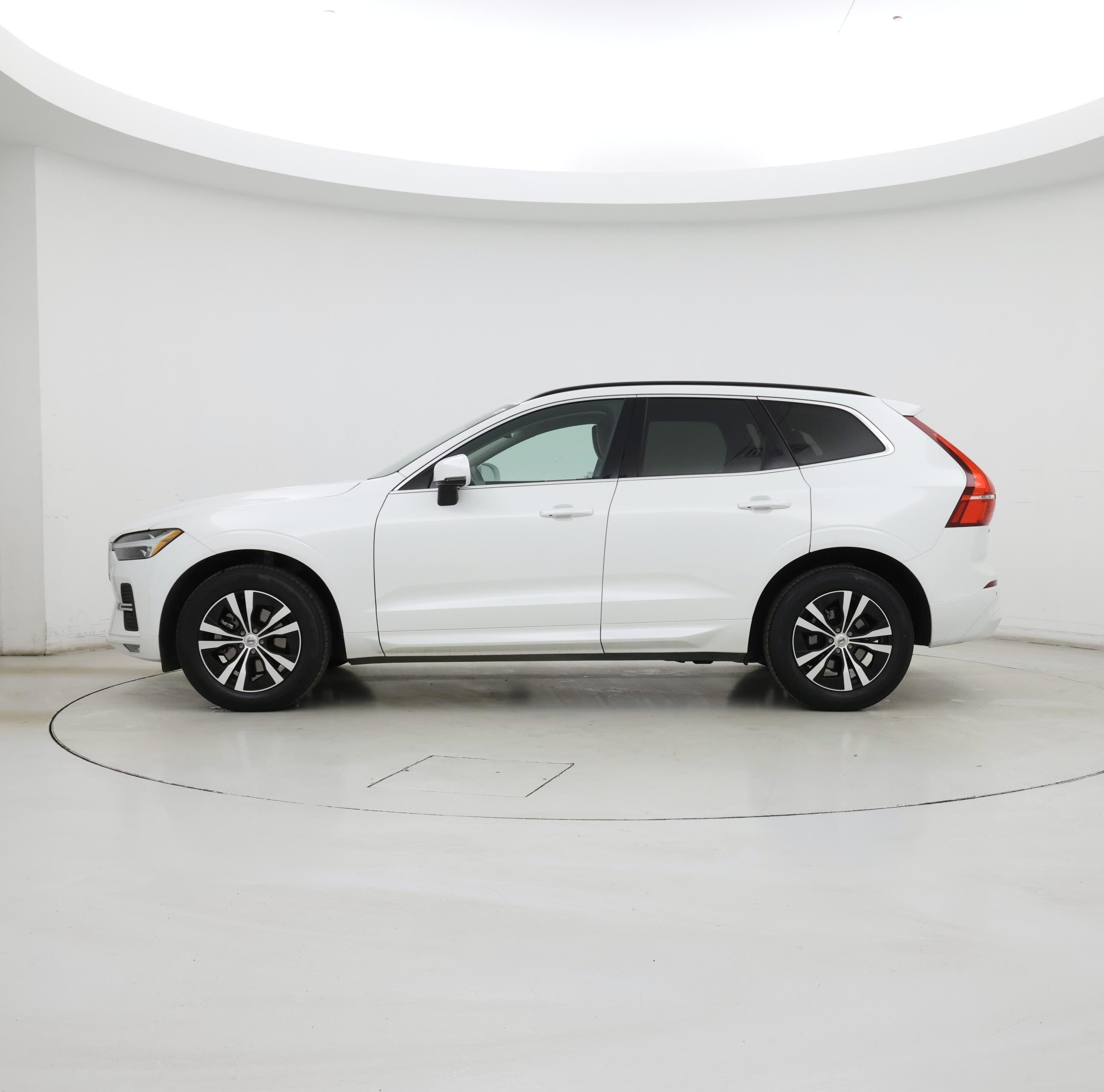 Thumbnail: 2023 Volvo XC60 - 3