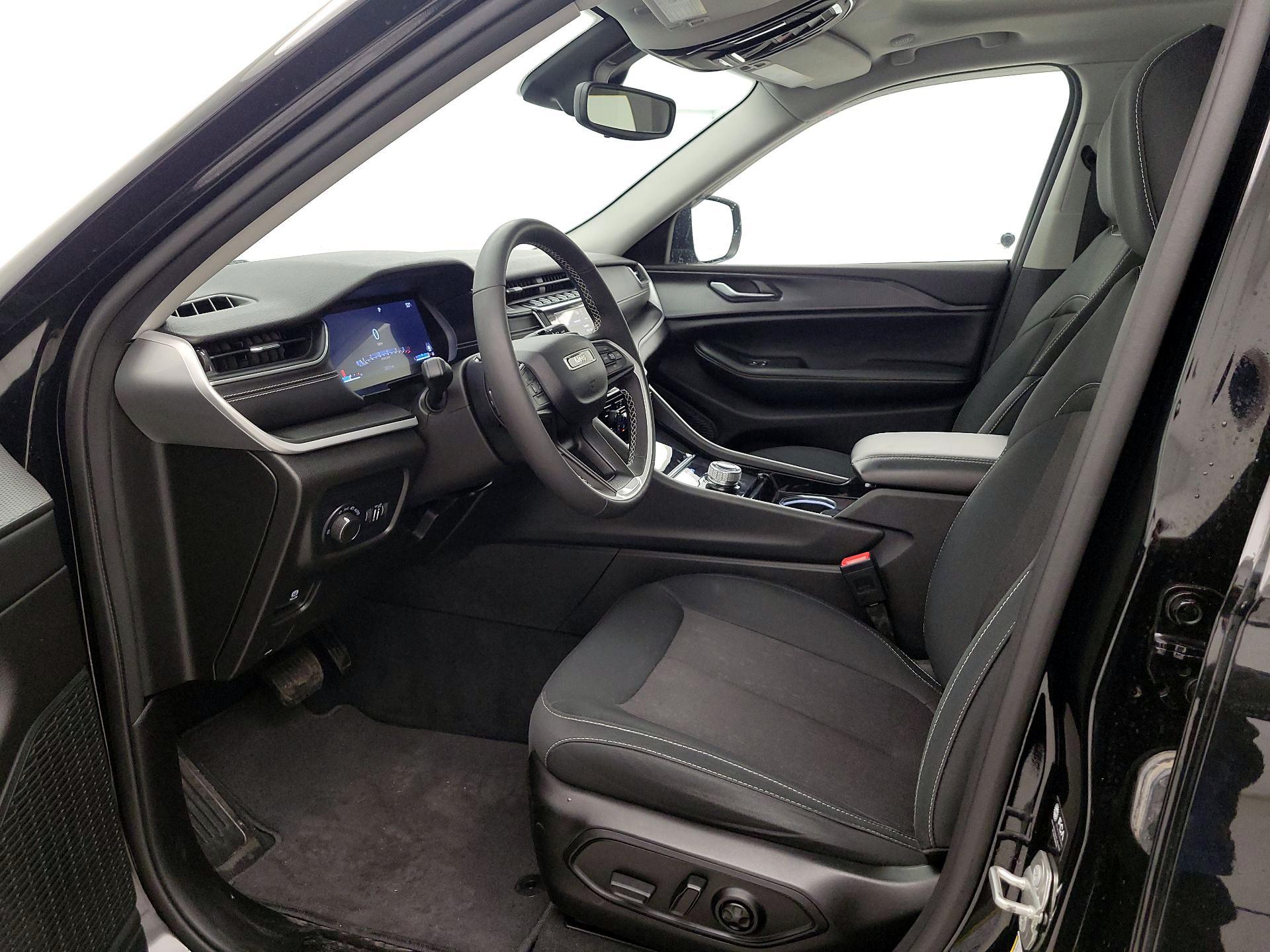 Thumbnail: 2023 Jeep Grand Cherokee - 11