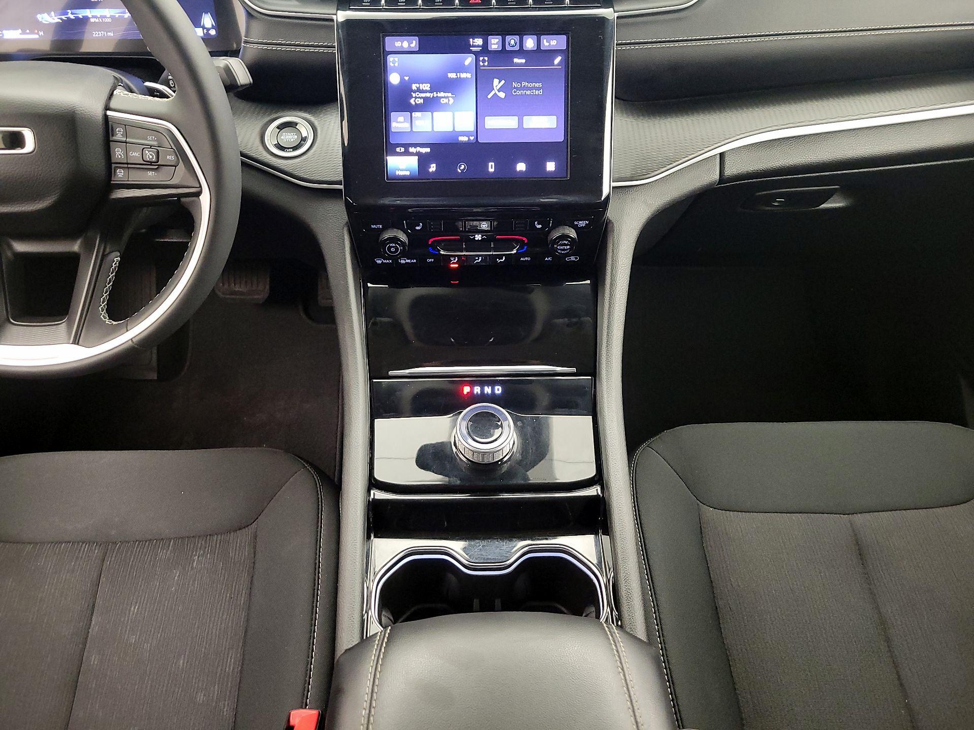 Thumbnail: 2023 Jeep Grand Cherokee - 17