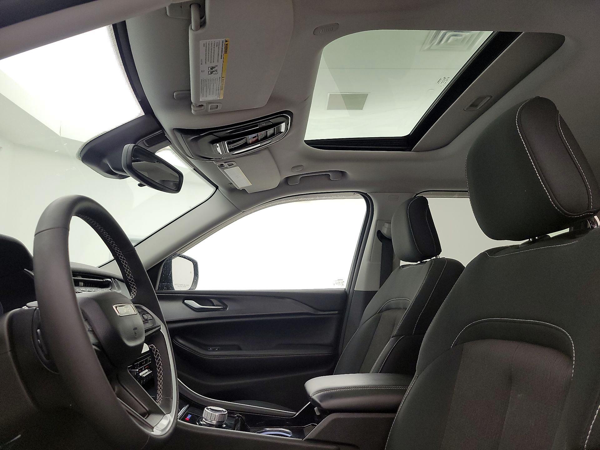 Thumbnail: 2023 Jeep Grand Cherokee - 19