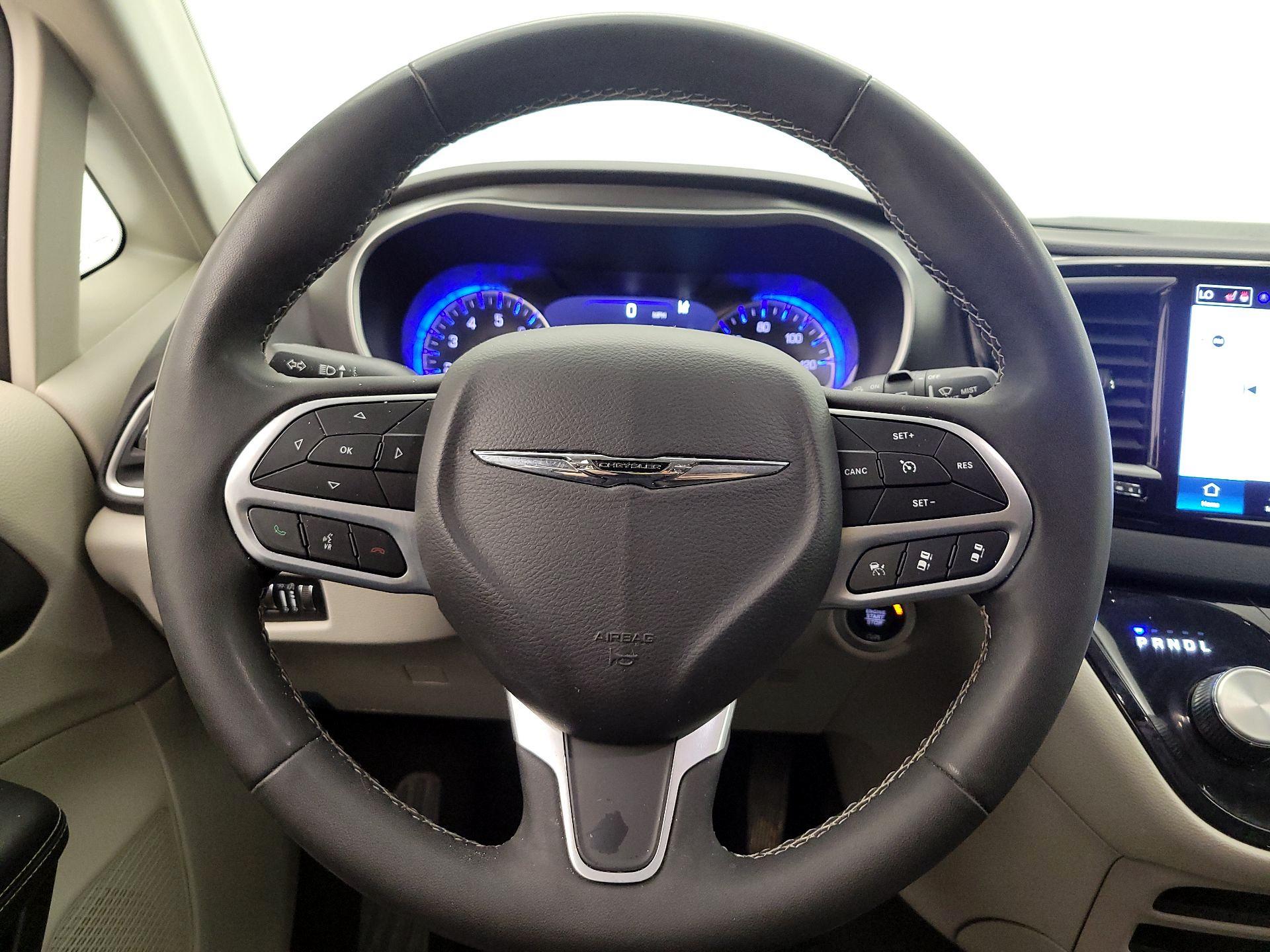 Thumbnail: 2024 Chrysler Pacifica - 10