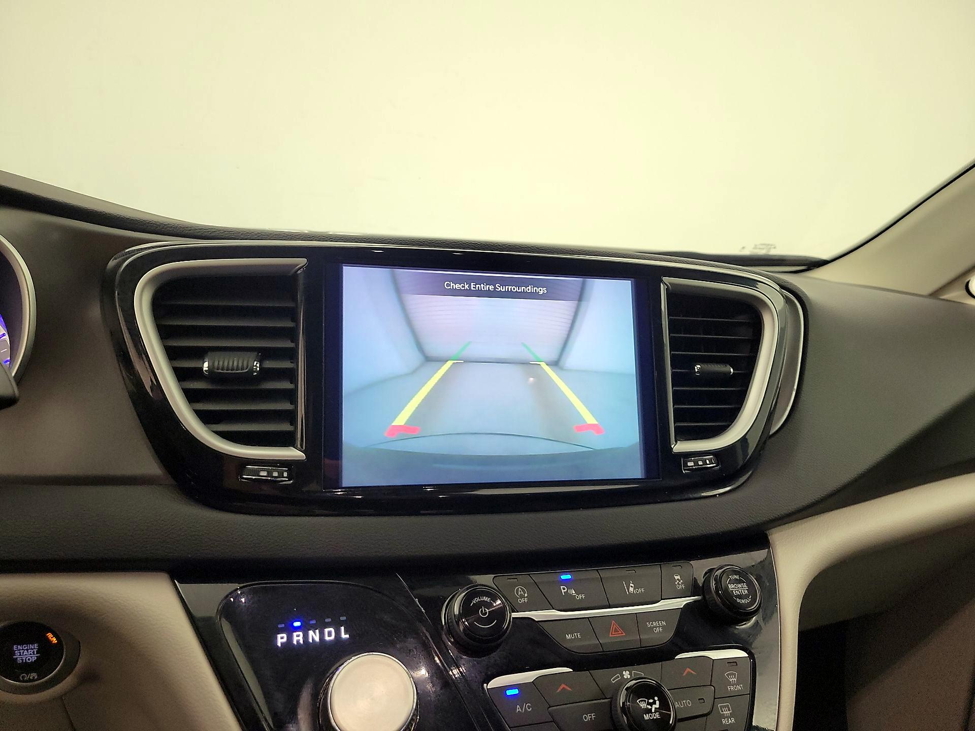 Thumbnail: 2024 Chrysler Pacifica - 14