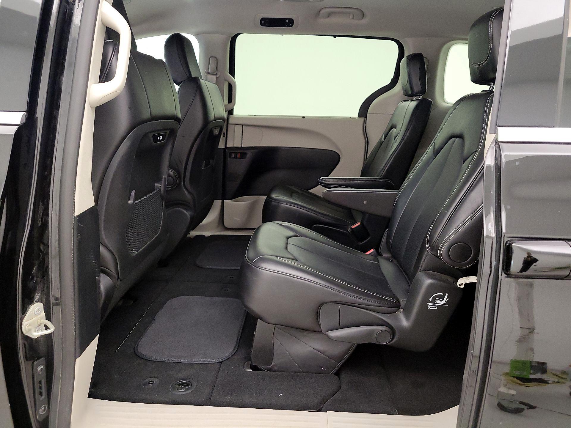 Thumbnail: 2024 Chrysler Pacifica - 19