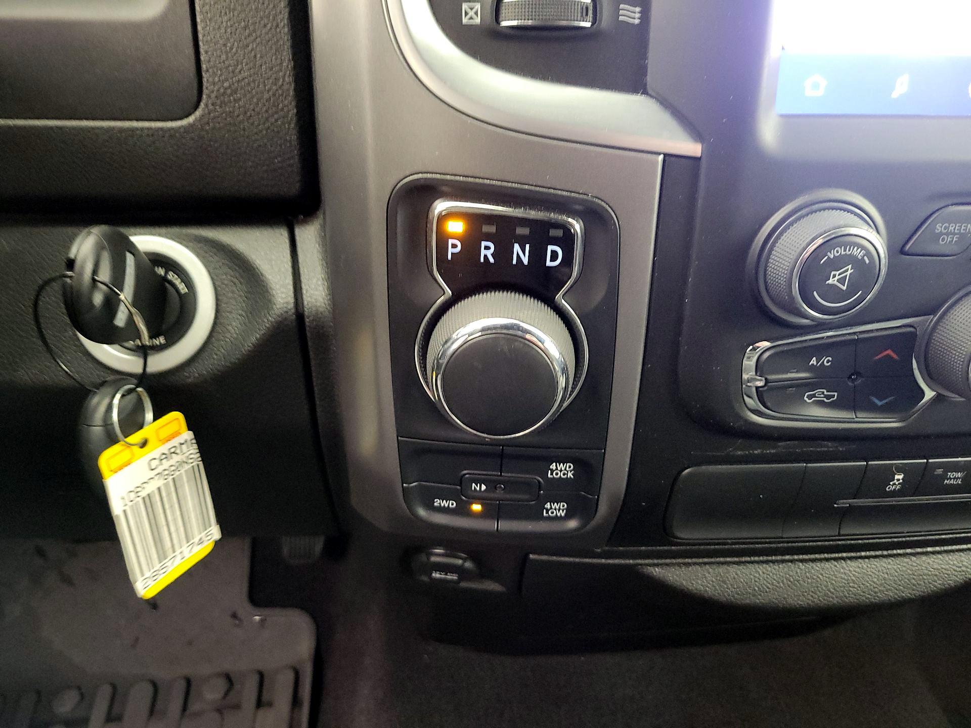 Thumbnail: 2022 RAM 1500 Classic - 17