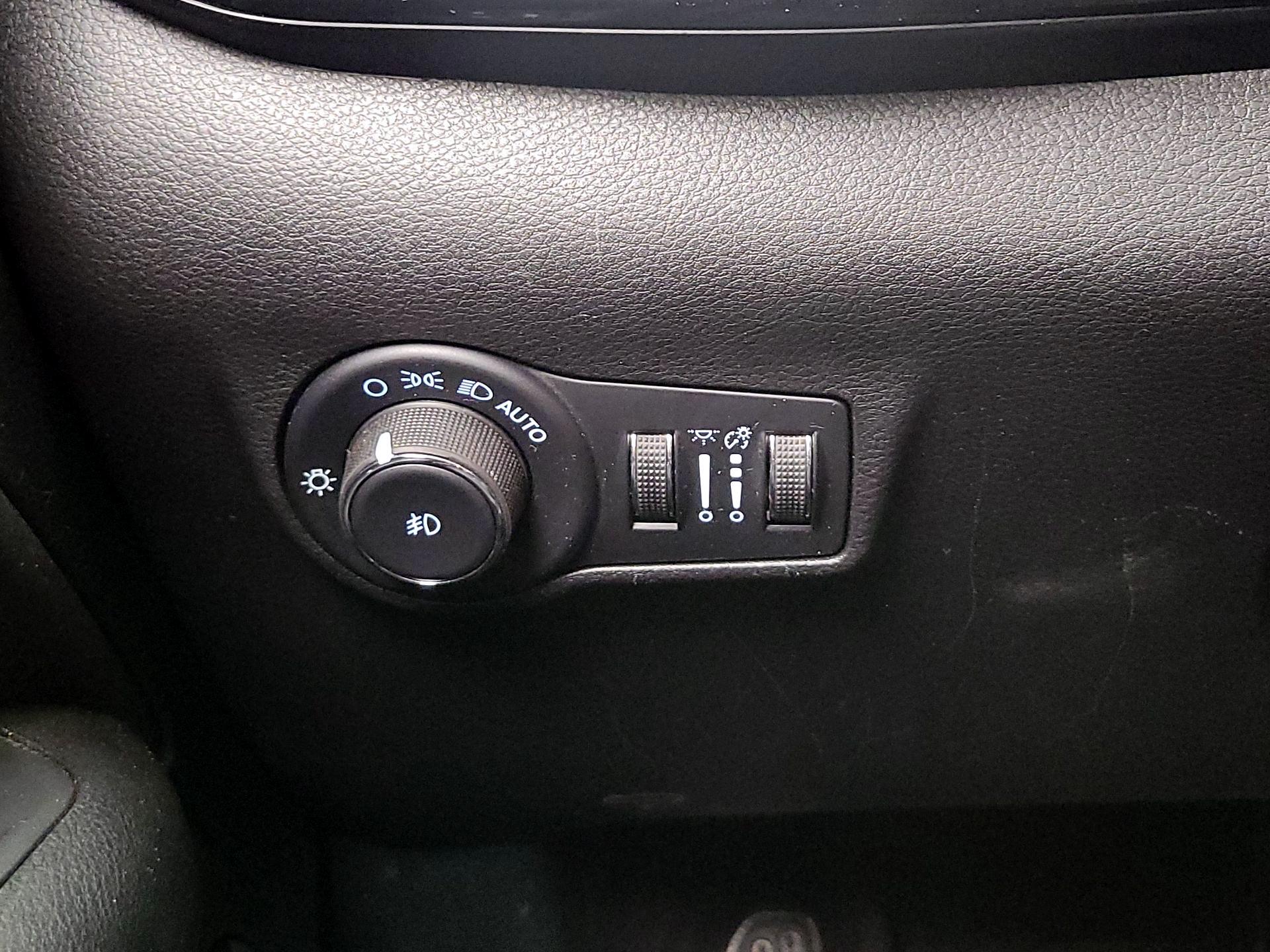 Thumbnail: 2022 Jeep Compass - 13