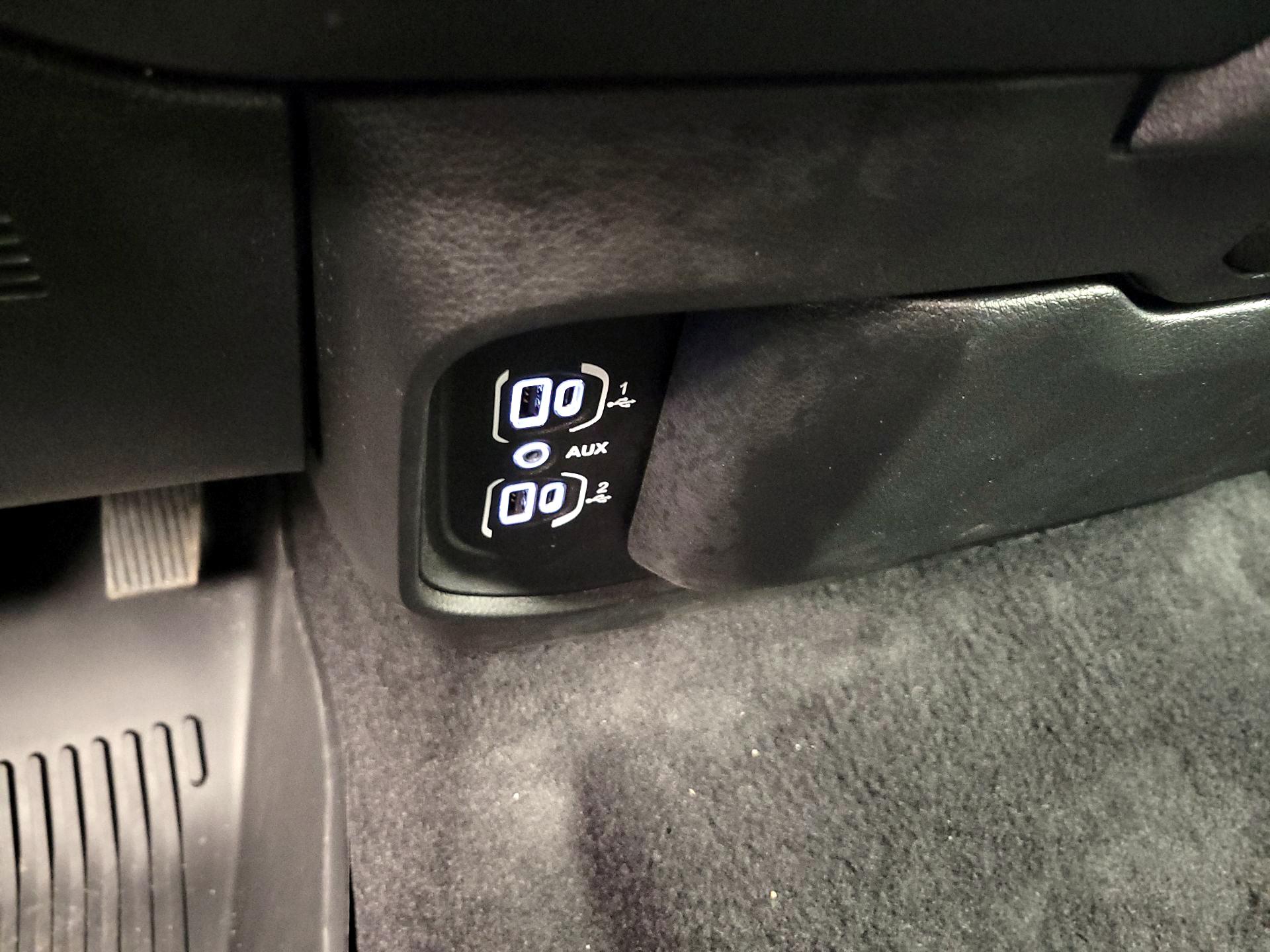 Thumbnail: 2025 RAM 1500 - 18