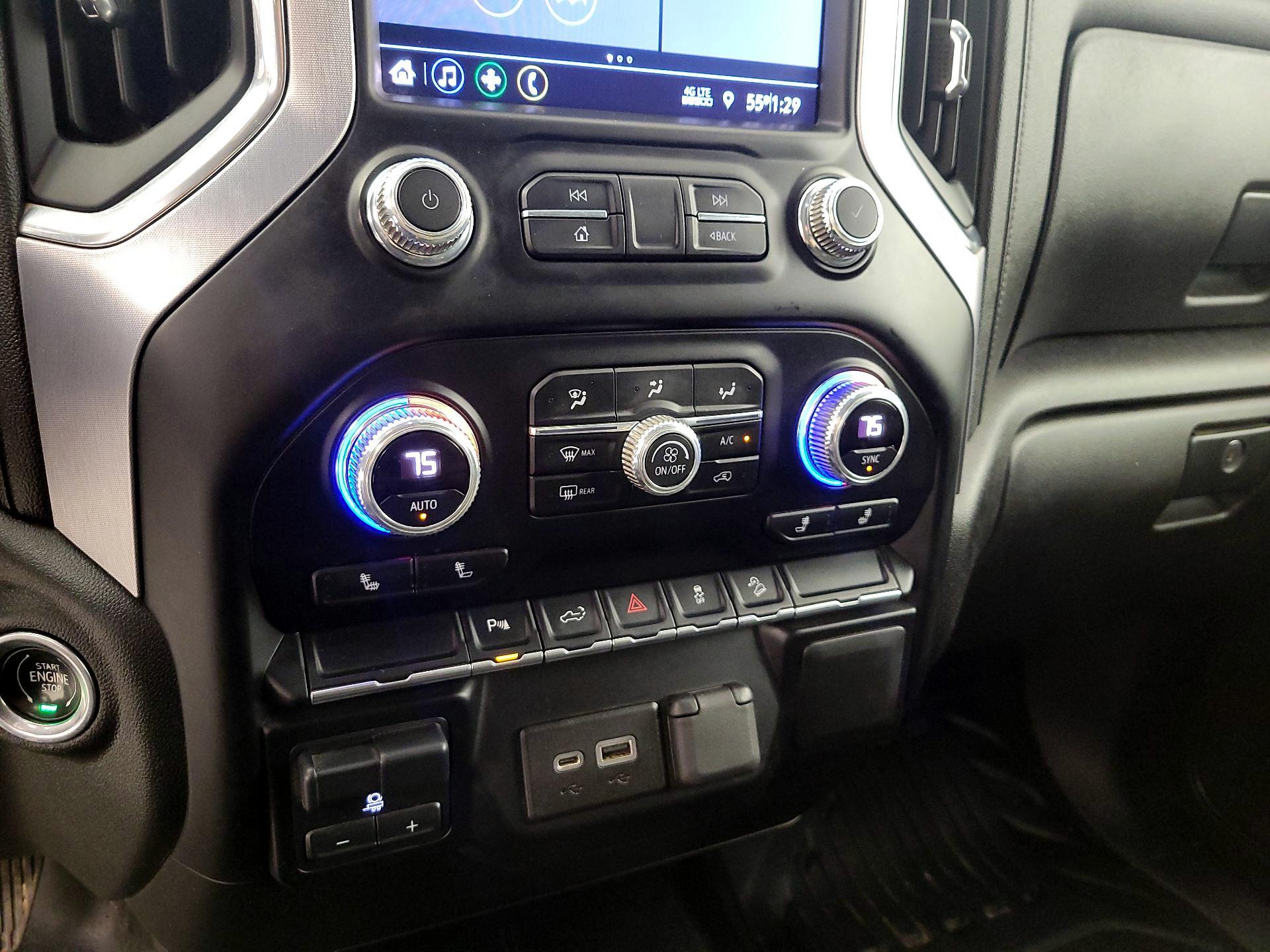 Thumbnail: 2023 GMC Sierra 3500 - 17