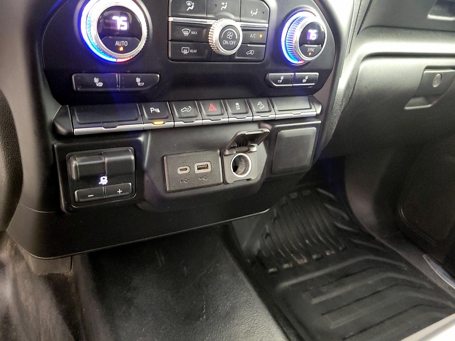 Thumbnail: 2023 GMC Sierra 3500 - 19