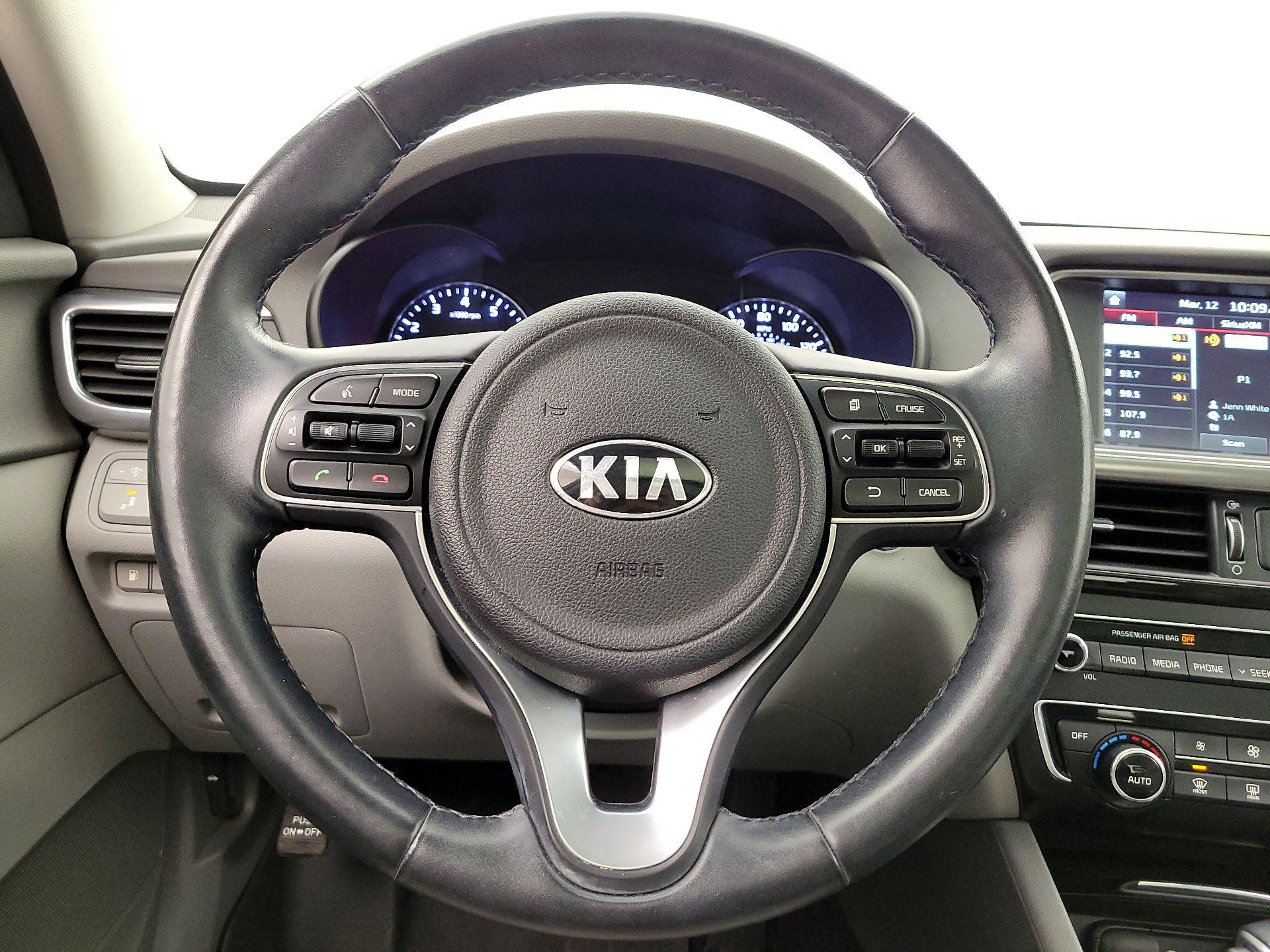 Thumbnail: 2016 Kia Optima - 10