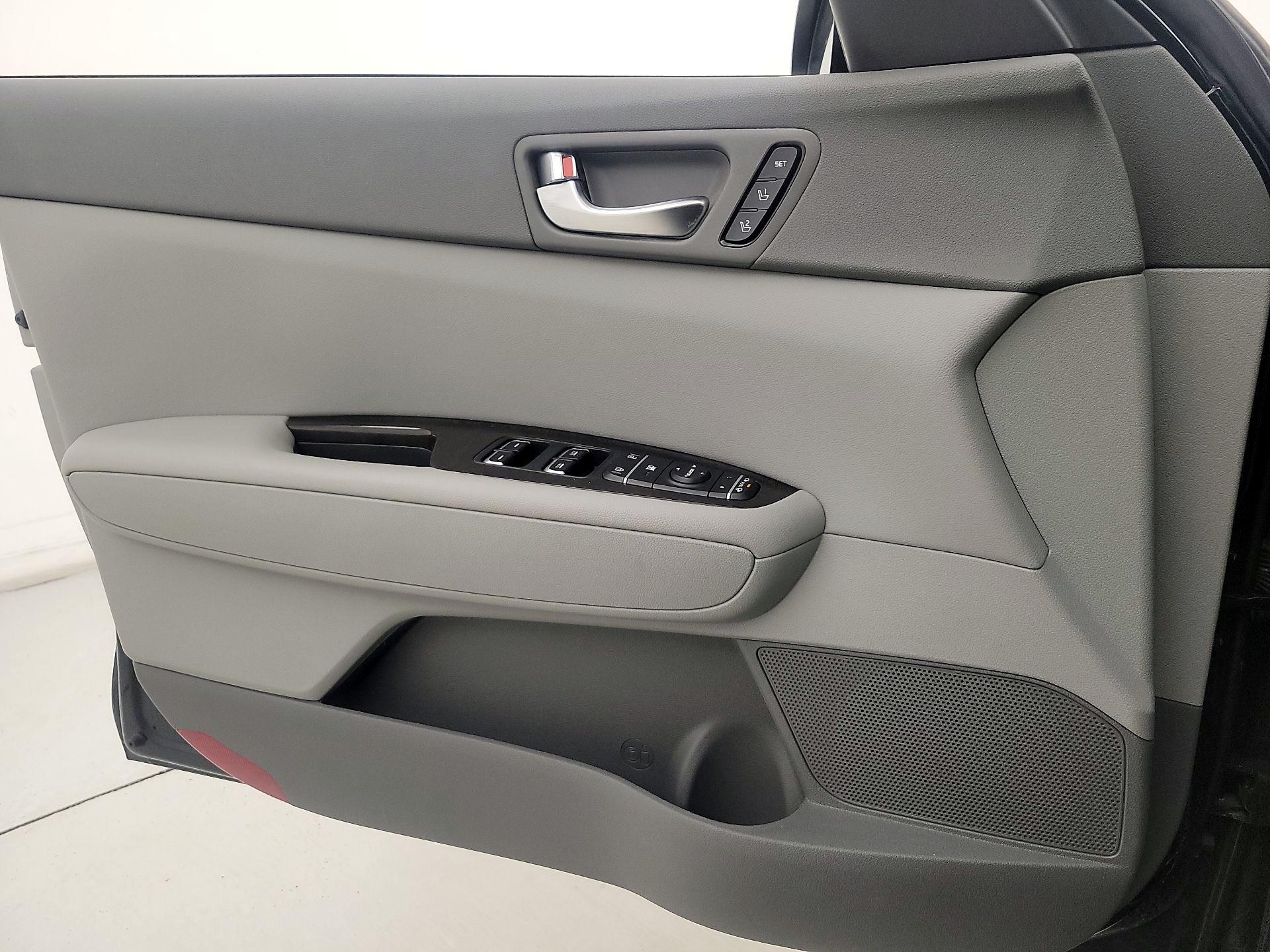 Thumbnail: 2016 Kia Optima - 12