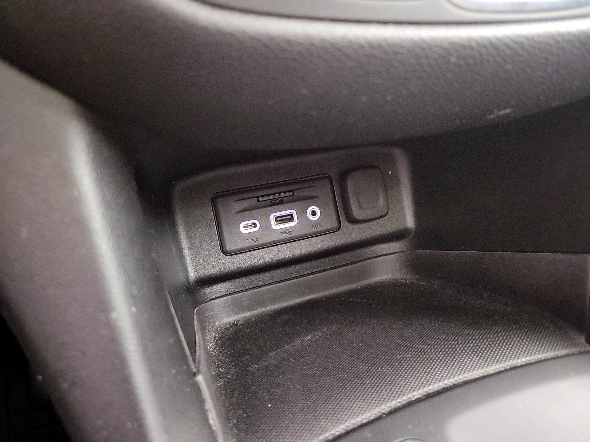 Thumbnail: 2020 Chevrolet Equinox - 19