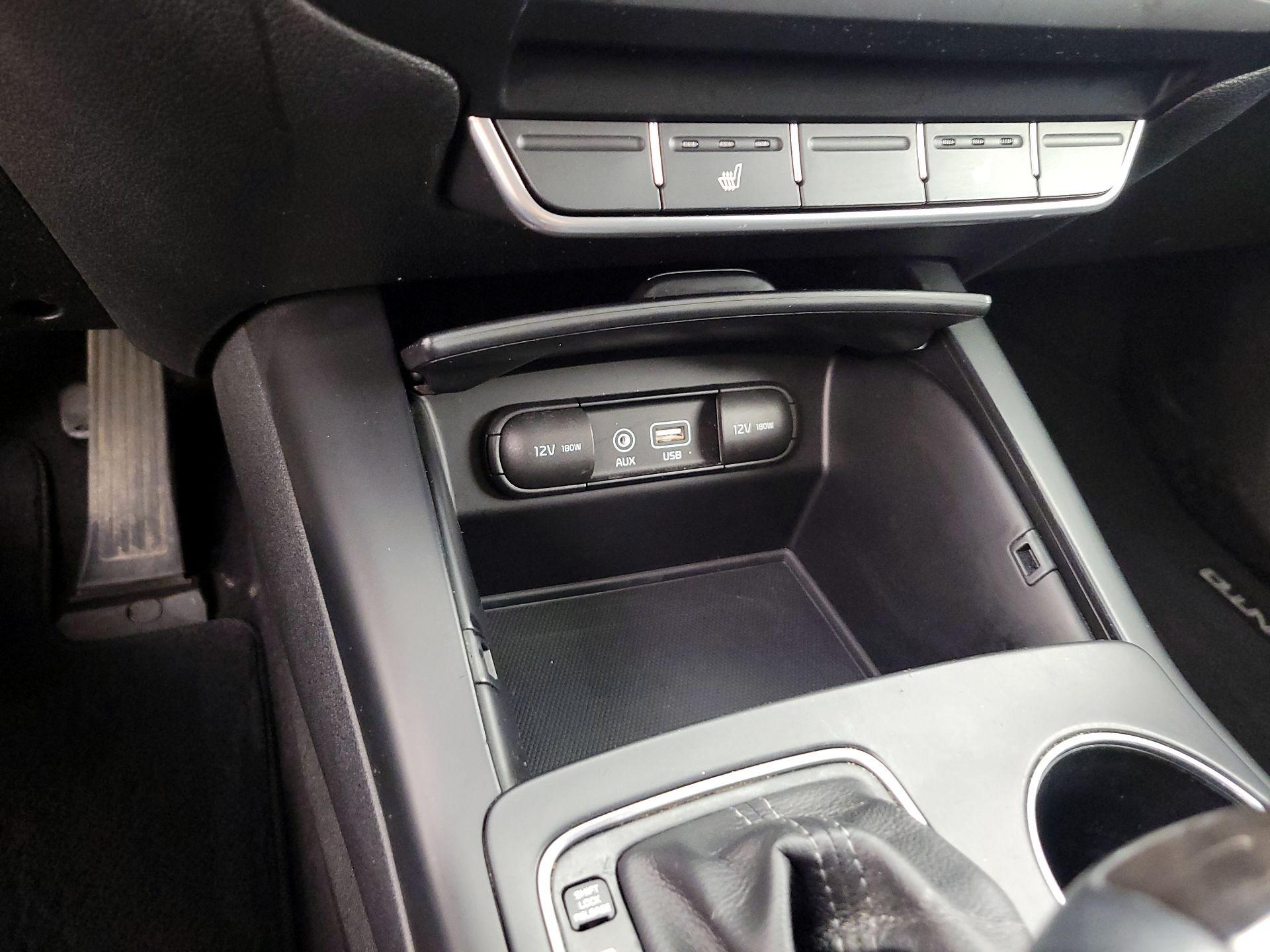 Thumbnail: 2018 Kia Sorento - 18