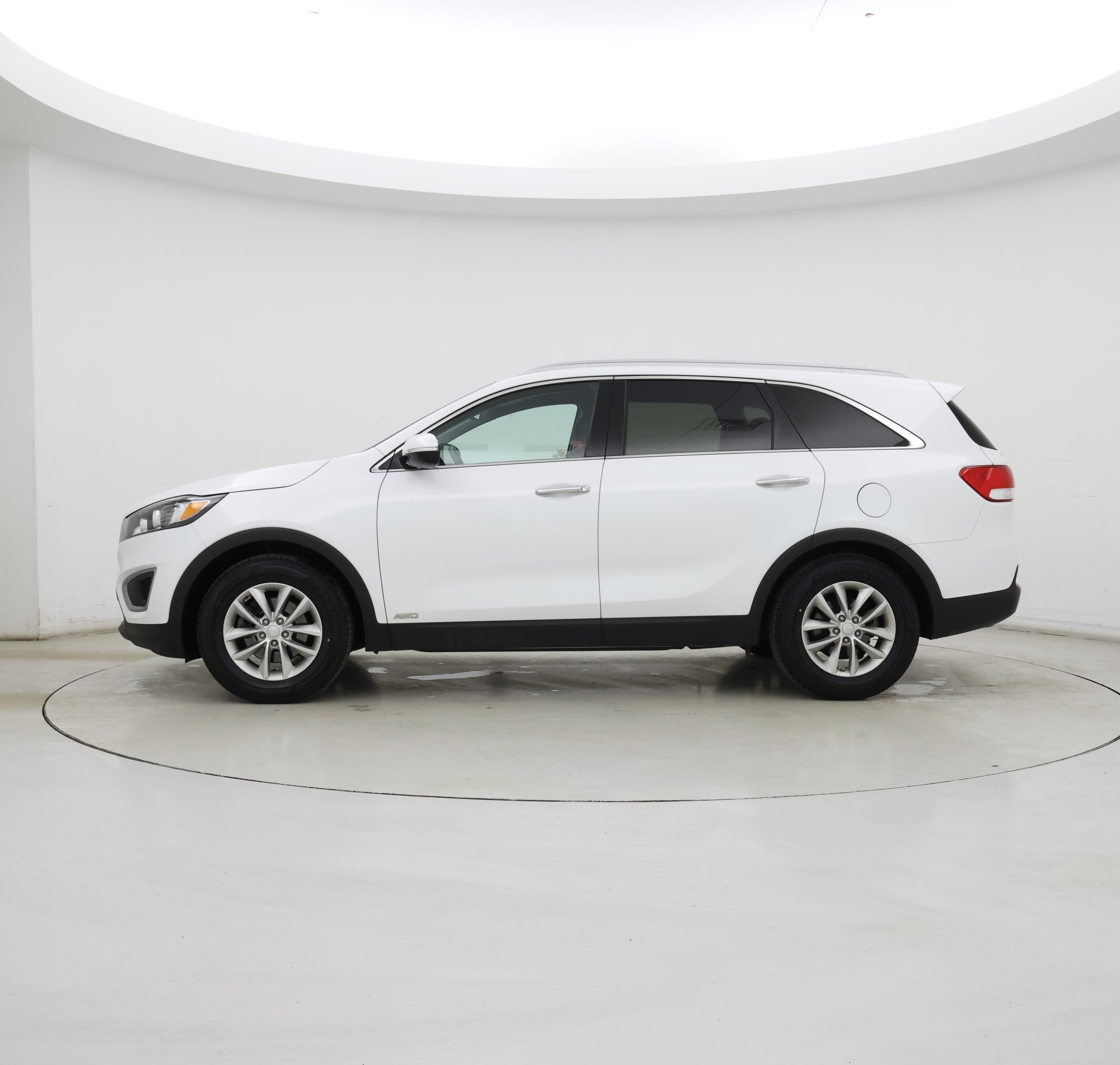 Thumbnail: 2018 Kia Sorento - 3