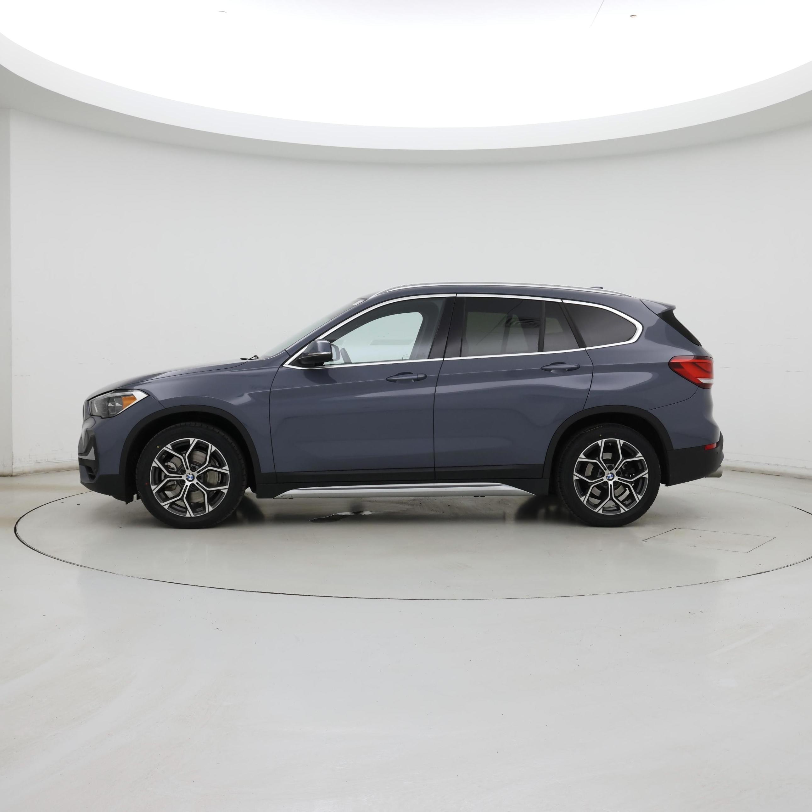 Thumbnail: 2021 BMW X1 - 3