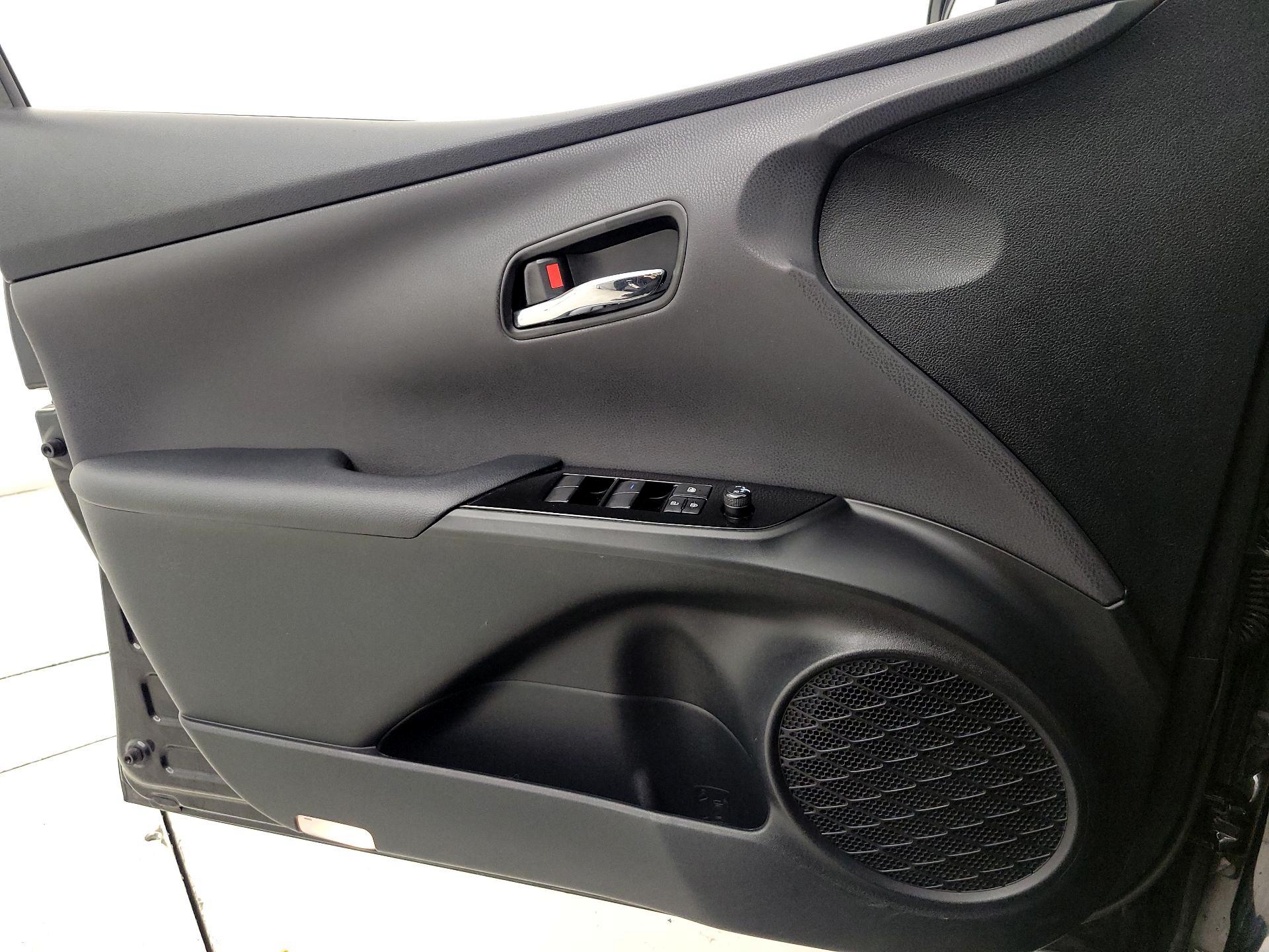 Thumbnail: 2022 Toyota Prius - 12