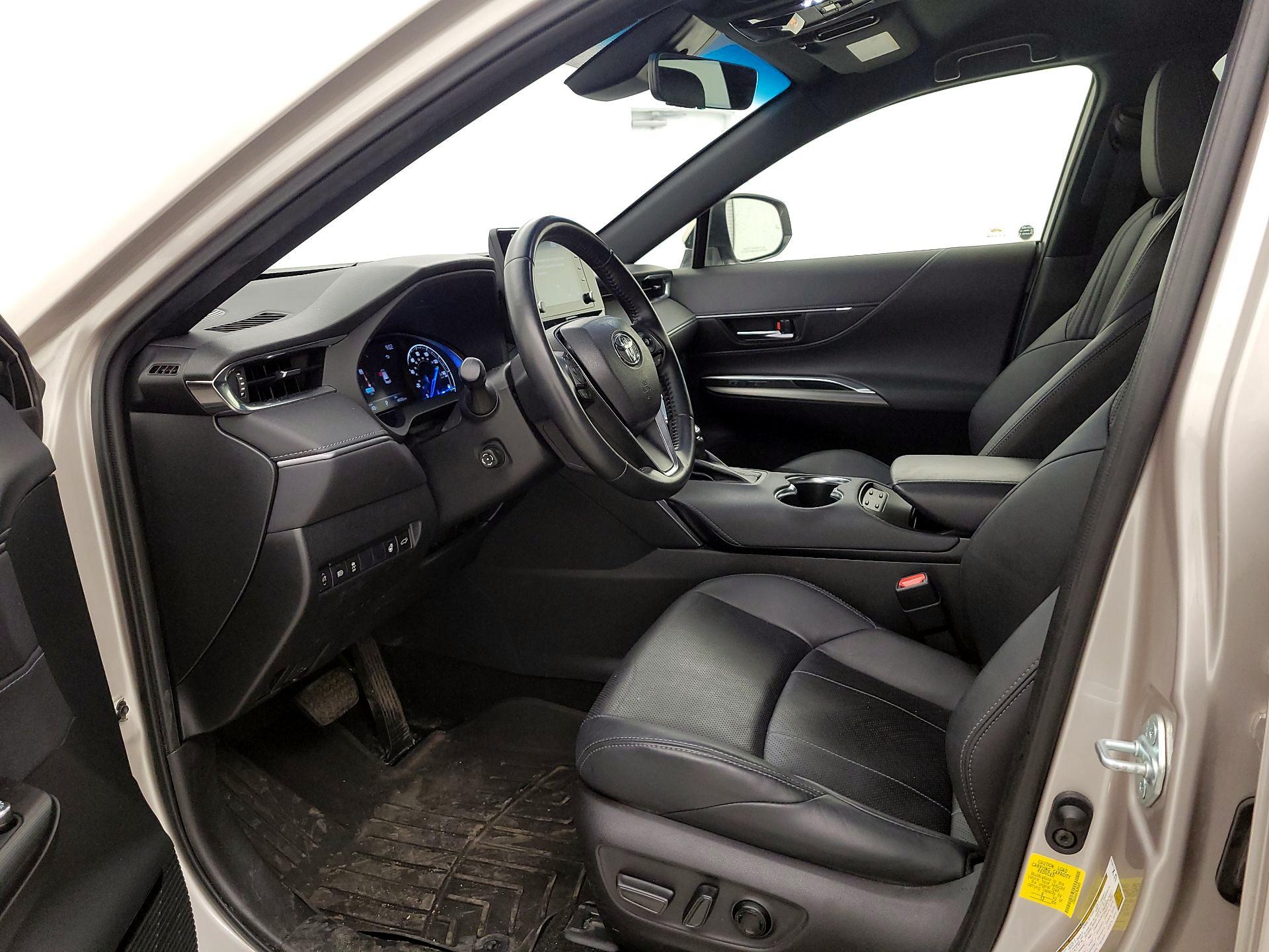 Thumbnail: 2021 Toyota Venza - 11