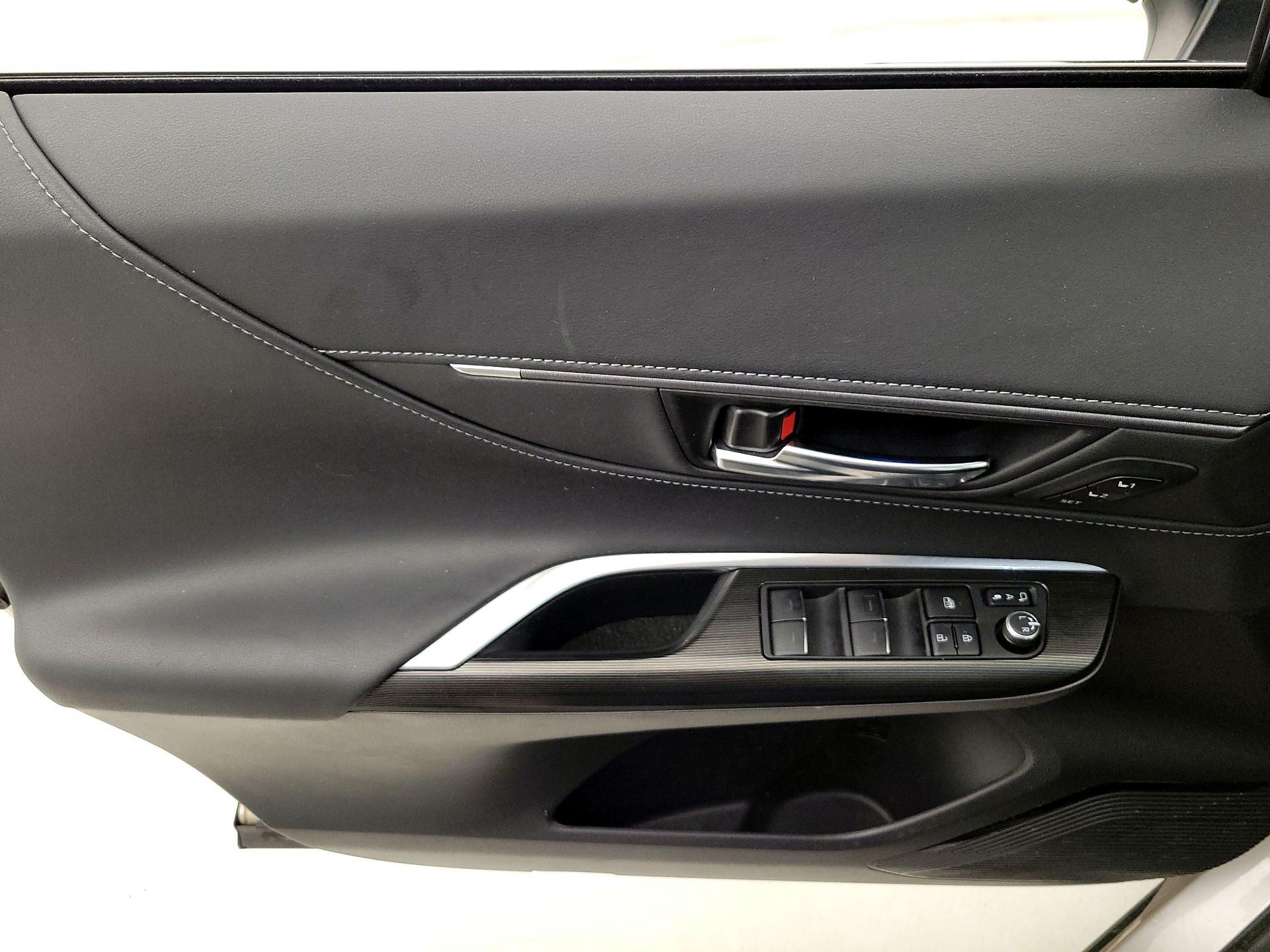 Thumbnail: 2021 Toyota Venza - 12