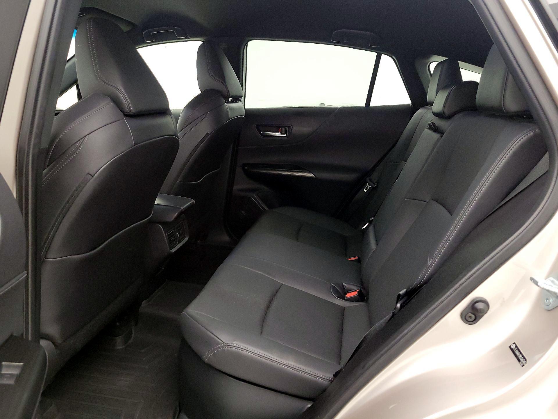 Thumbnail: 2021 Toyota Venza - 20