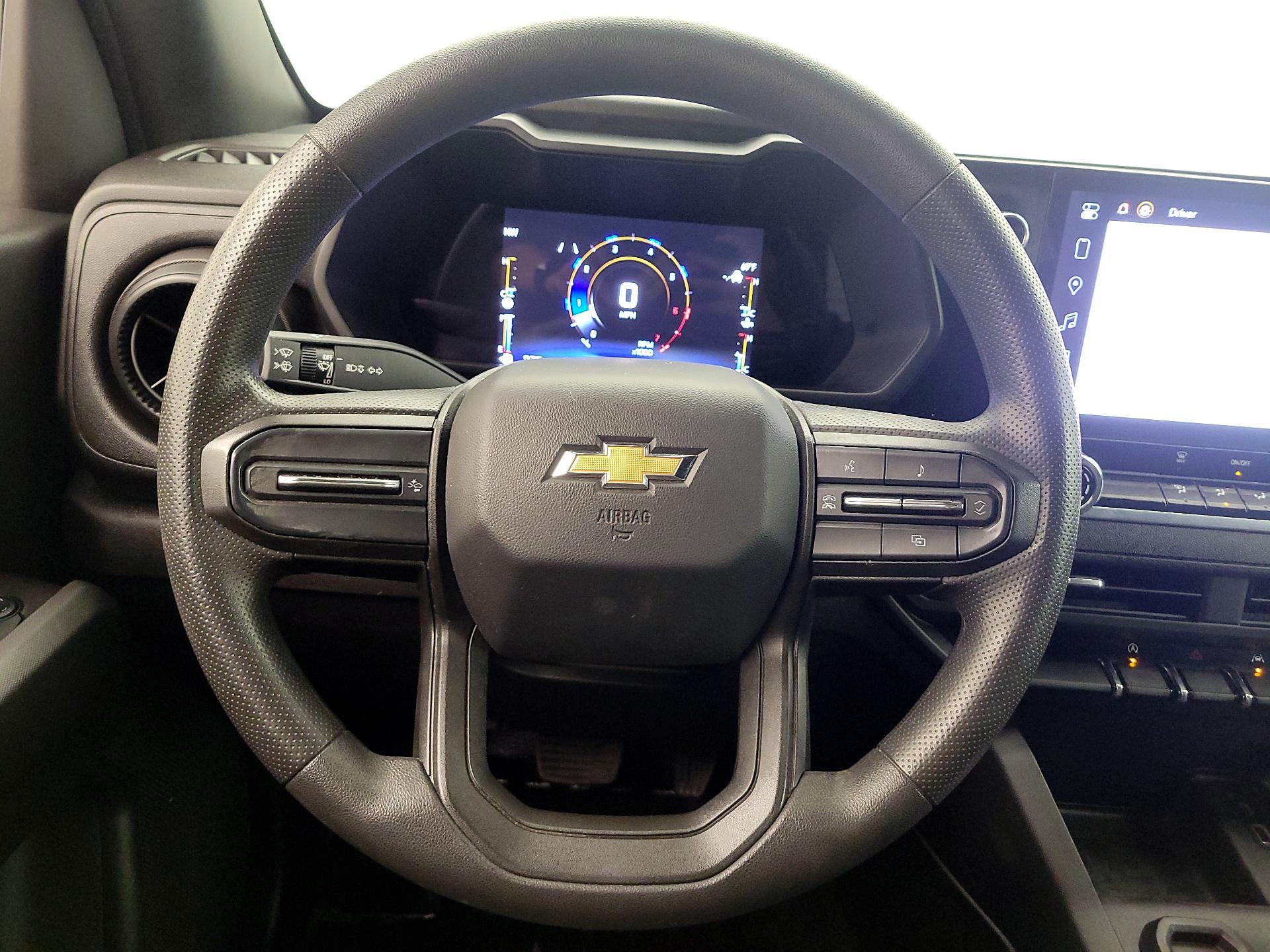 Thumbnail: 2023 Chevrolet Colorado - 10