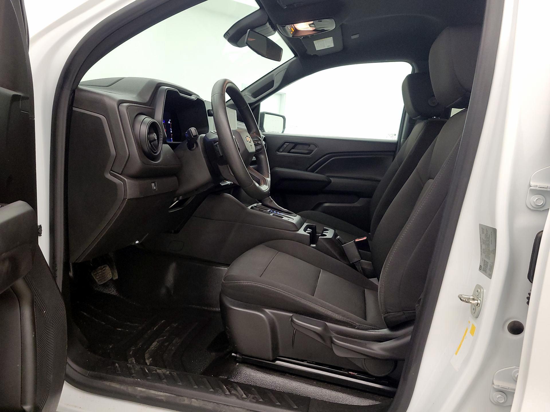 Thumbnail: 2023 Chevrolet Colorado - 11