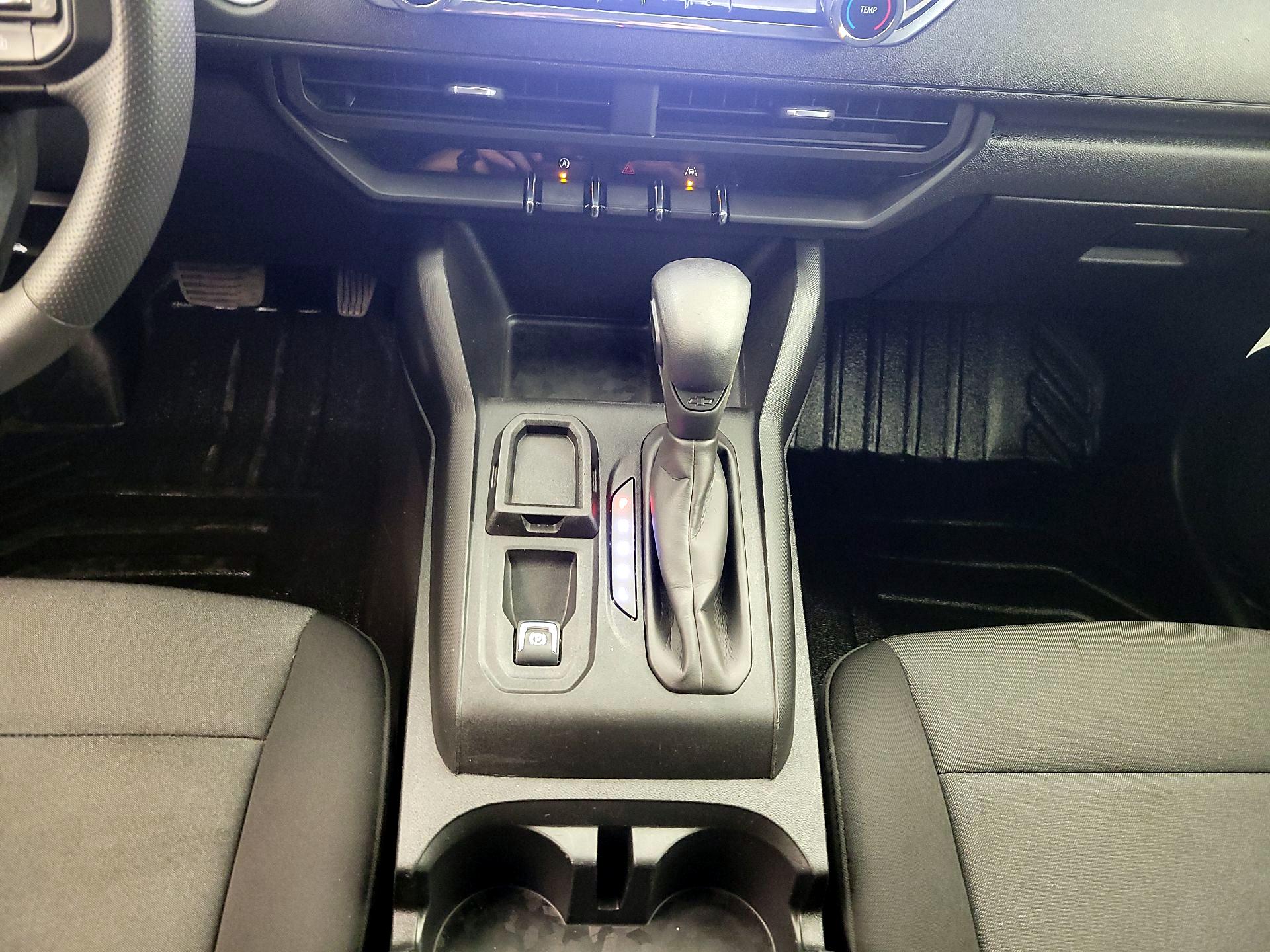 Thumbnail: 2023 Chevrolet Colorado - 18