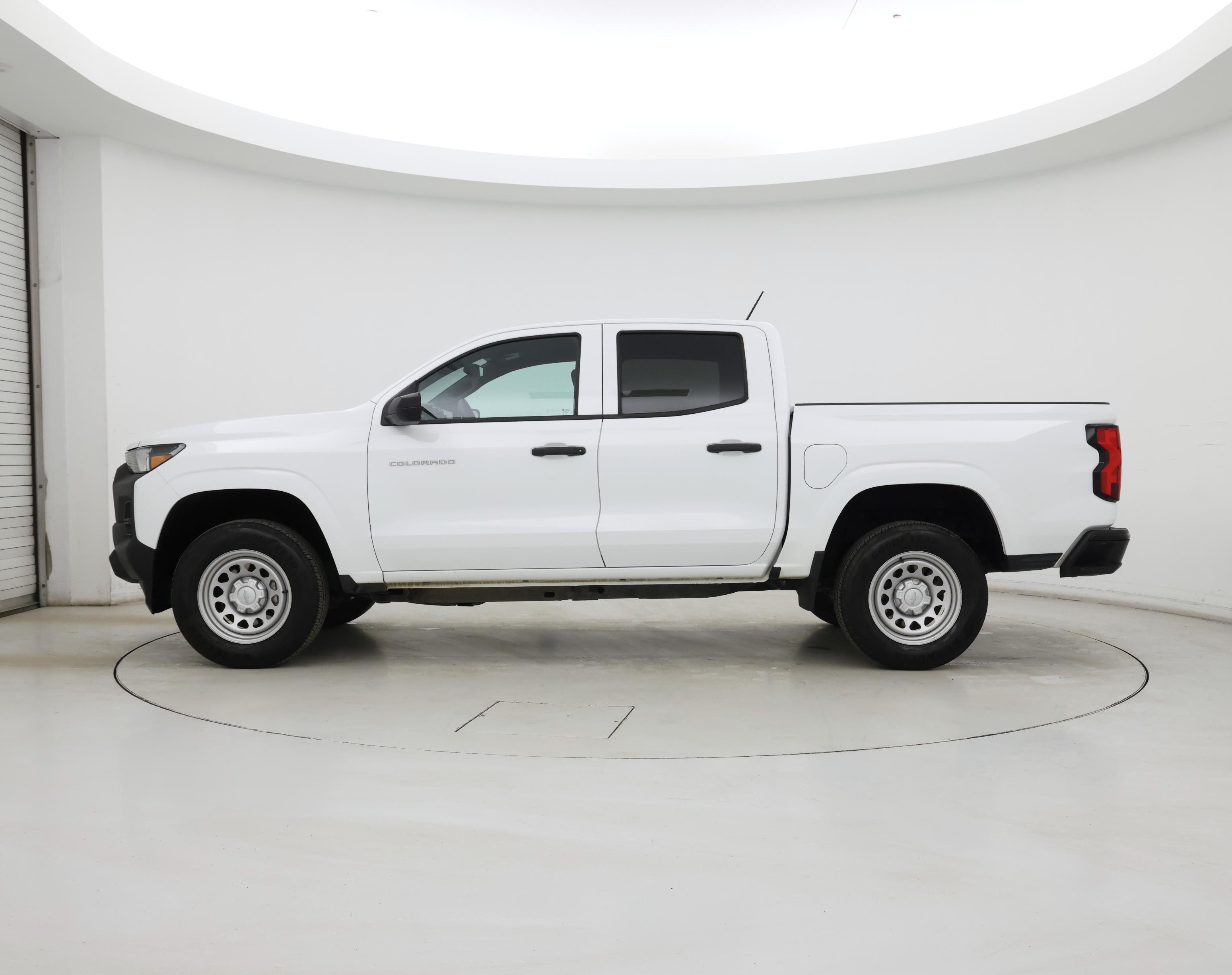 Thumbnail: 2023 Chevrolet Colorado - 3