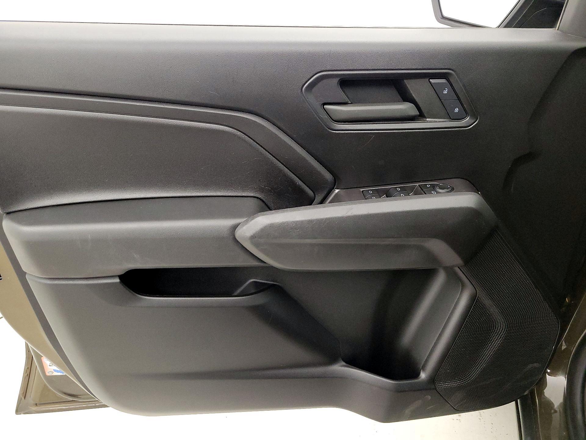 Thumbnail: 2023 Chevrolet Colorado - 12