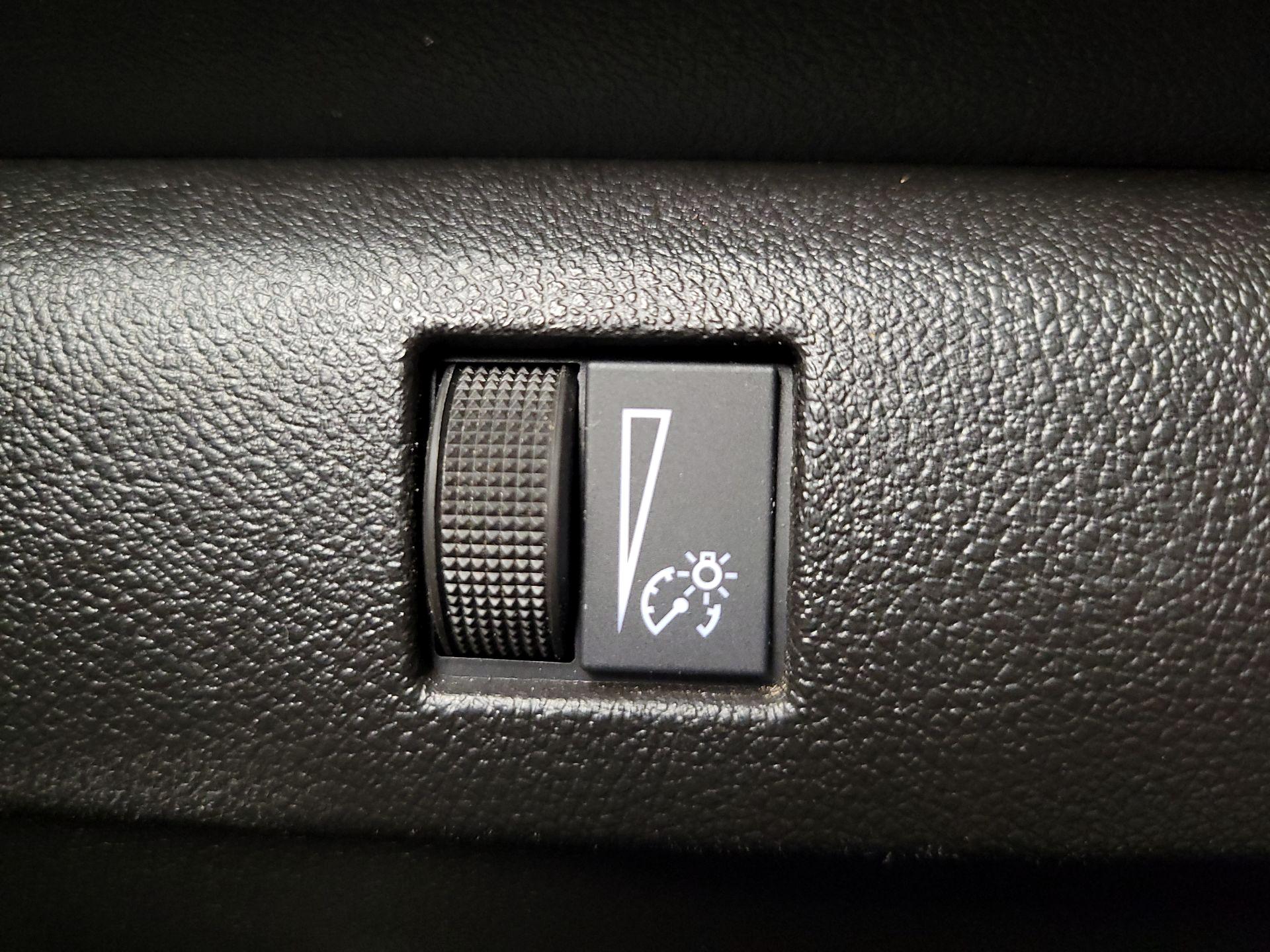 Thumbnail: 2023 Chevrolet Colorado - 13