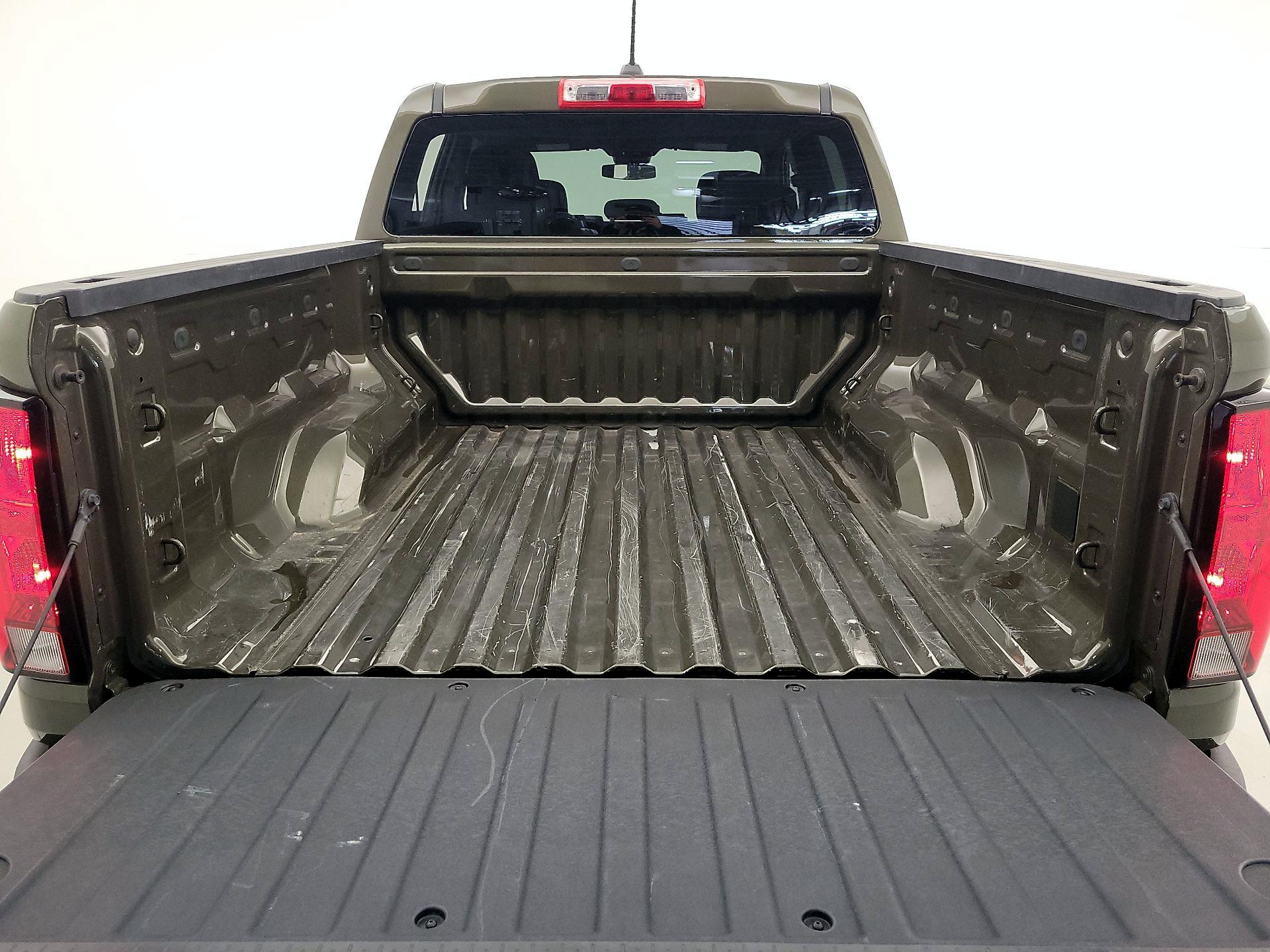 Thumbnail: 2023 Chevrolet Colorado - 20