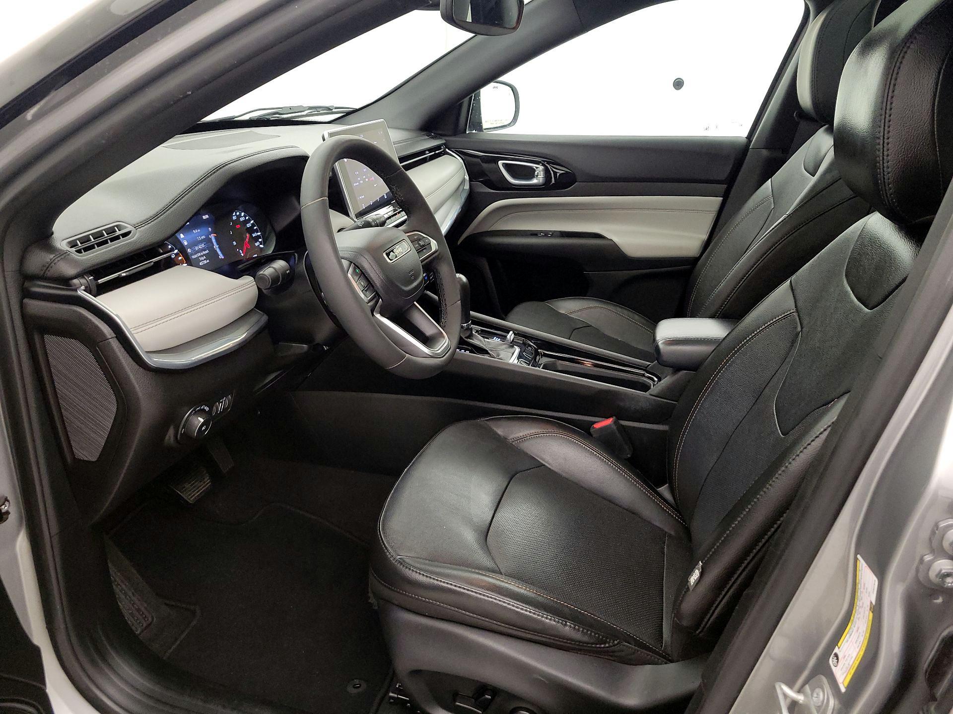 Thumbnail: 2023 Jeep Compass - 11