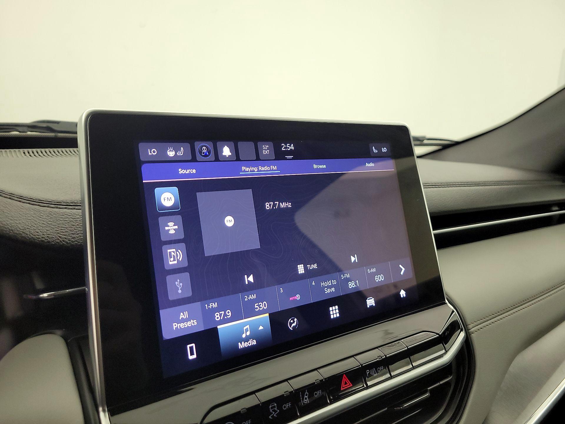 Thumbnail: 2023 Jeep Compass - 15