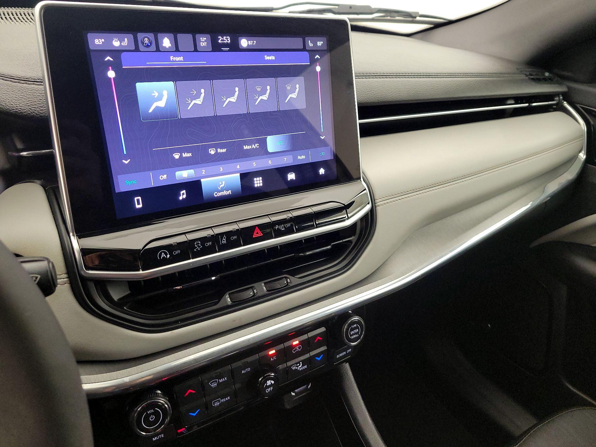 Thumbnail: 2023 Jeep Compass - 16