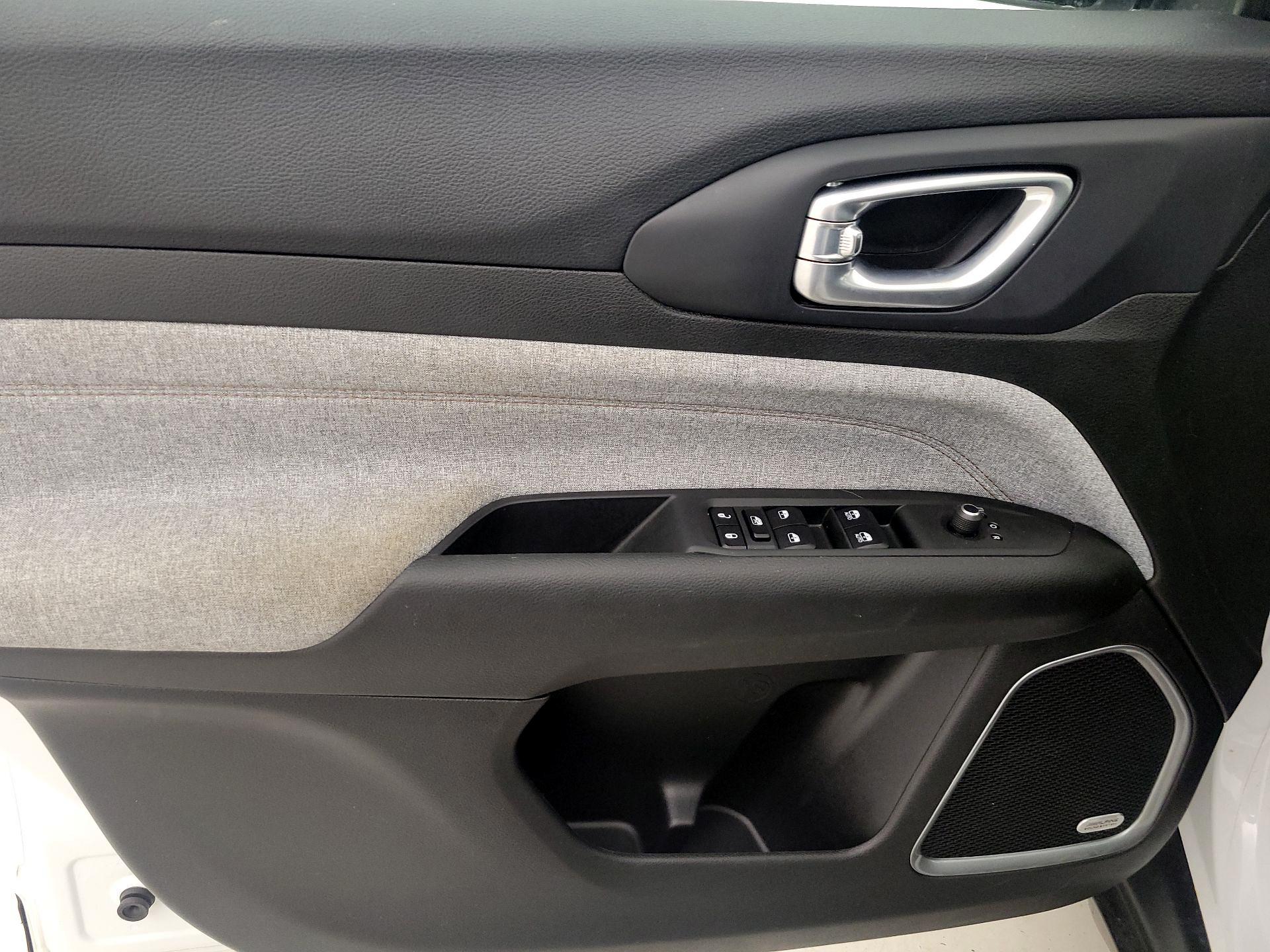 Thumbnail: 2023 Jeep Compass - 12