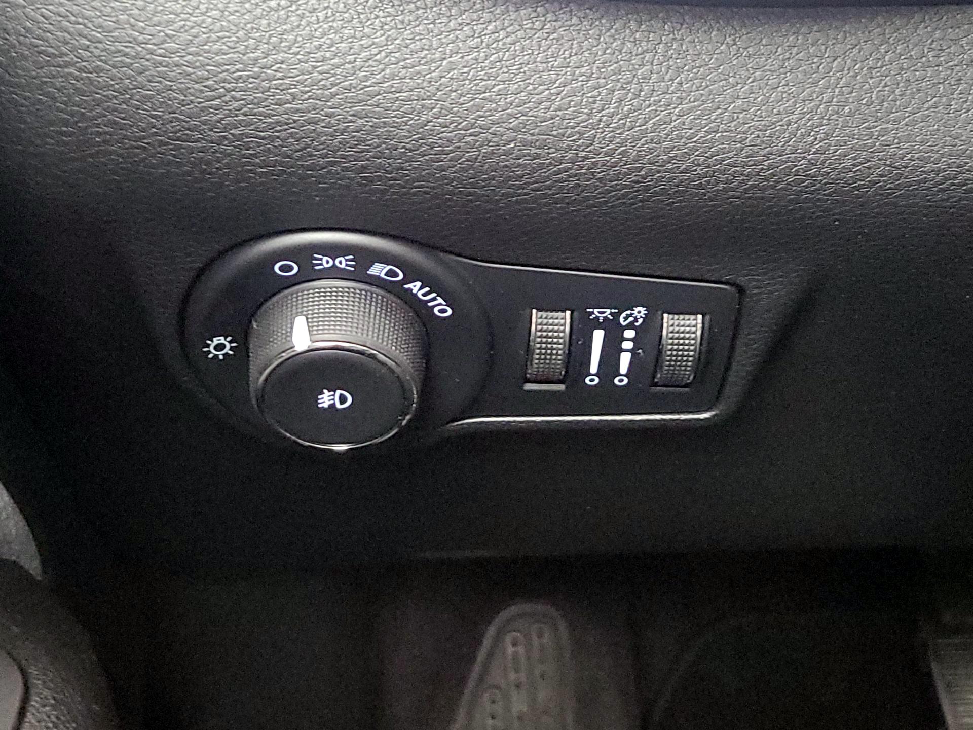 Thumbnail: 2023 Jeep Compass - 13