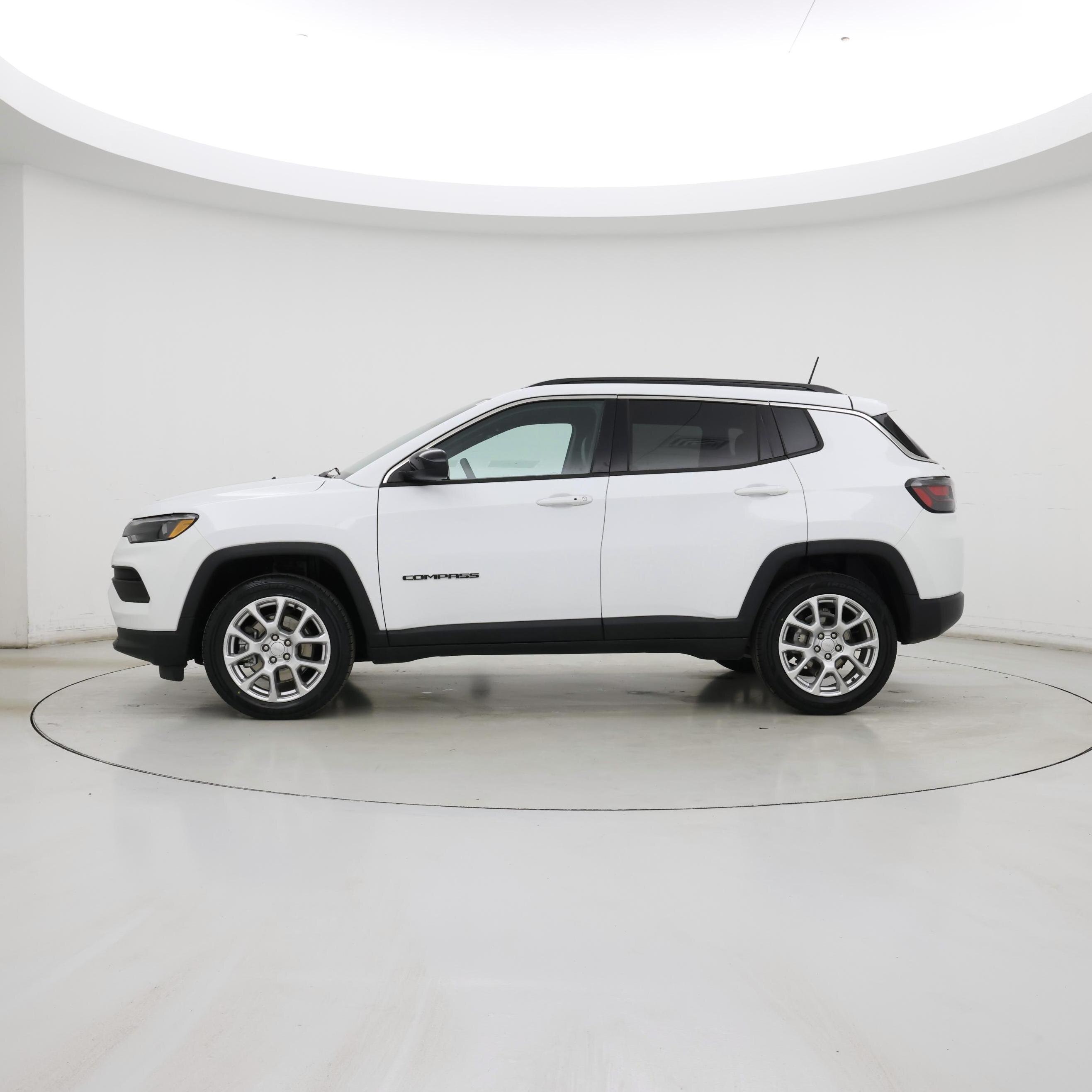 Thumbnail: 2023 Jeep Compass - 3