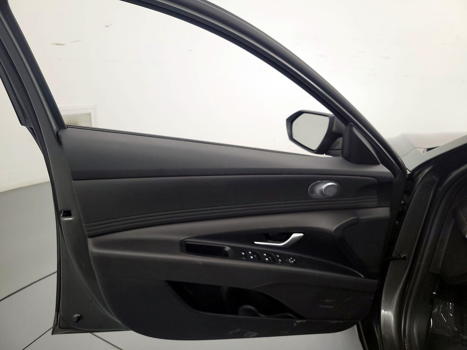 Thumbnail: 2025 Hyundai Elantra - 12