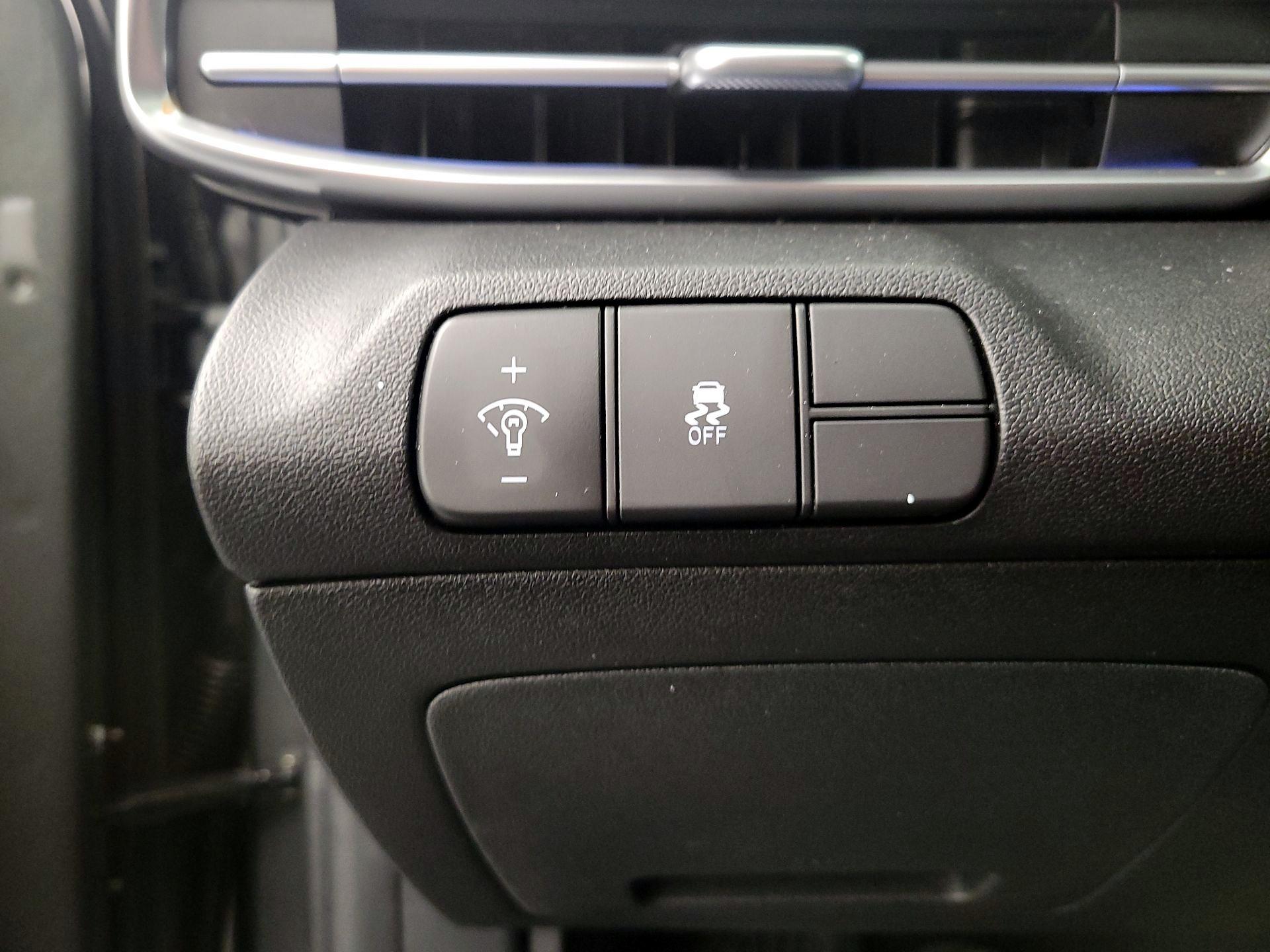 Thumbnail: 2025 Hyundai Elantra - 13