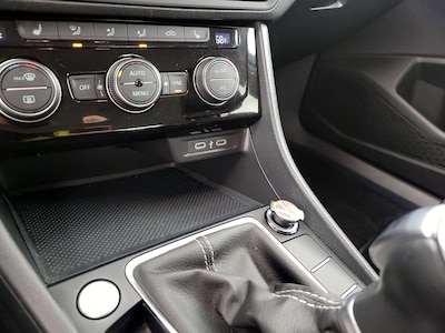 USB/AUX Ports