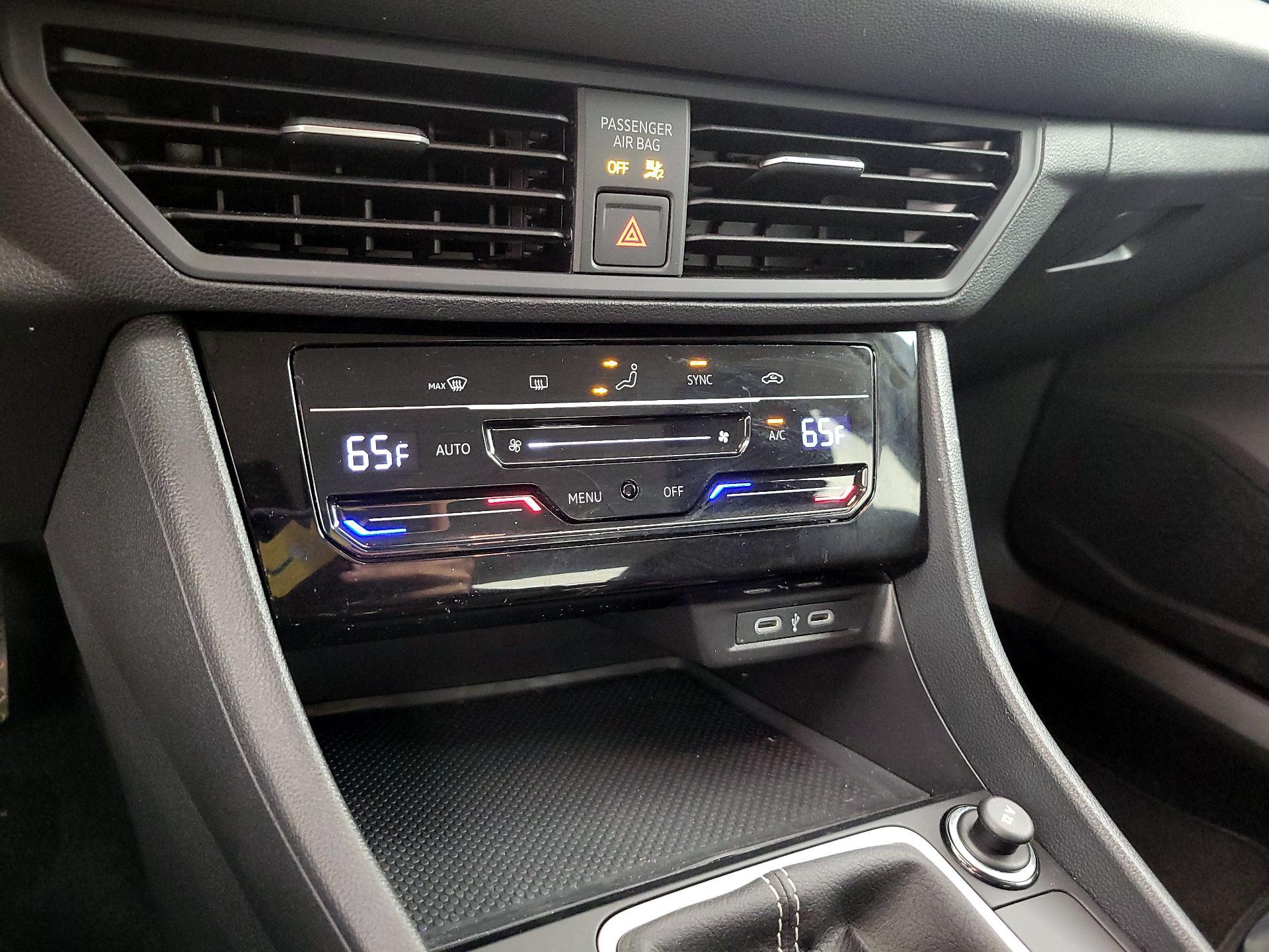 Thumbnail: 2025 Volkswagen Jetta - 16