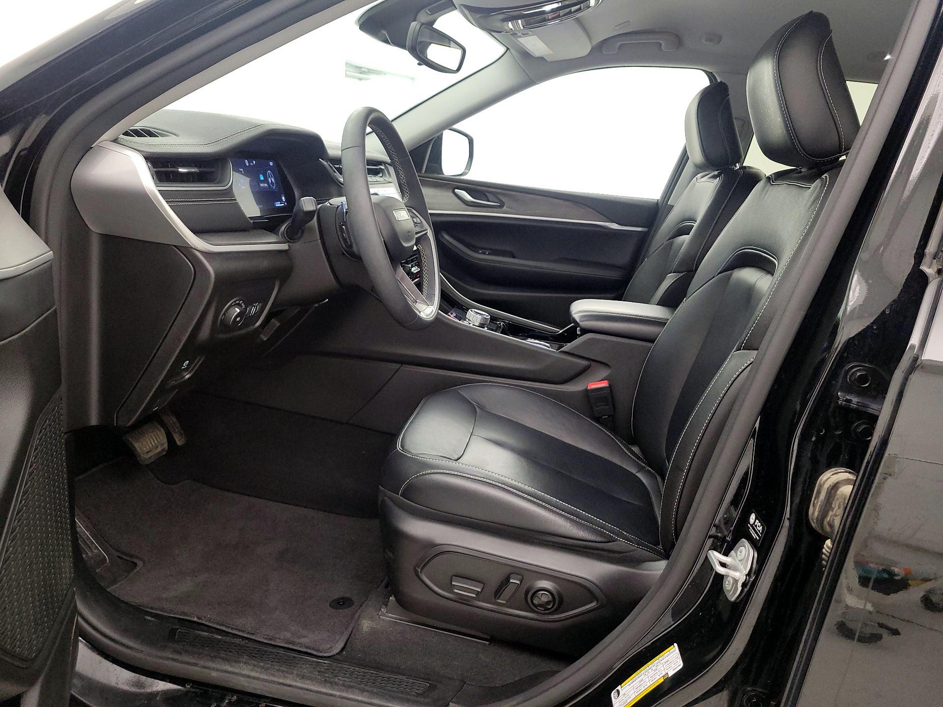 Thumbnail: 2023 Jeep Grand Cherokee - 11