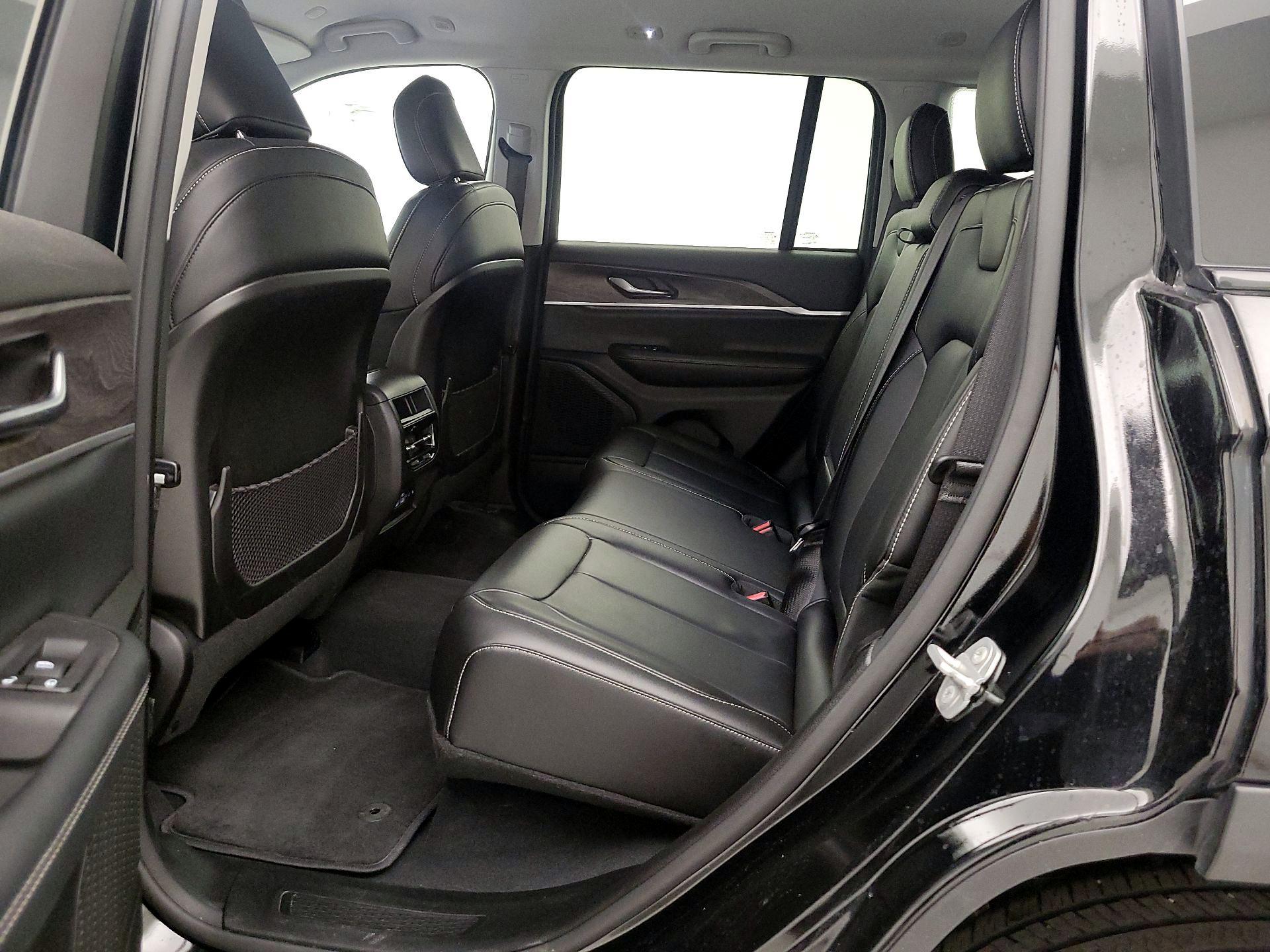 Thumbnail: 2023 Jeep Grand Cherokee - 20