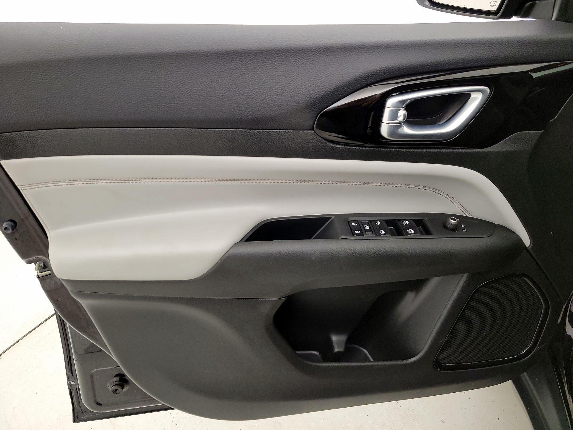 Thumbnail: 2023 Jeep Compass - 12