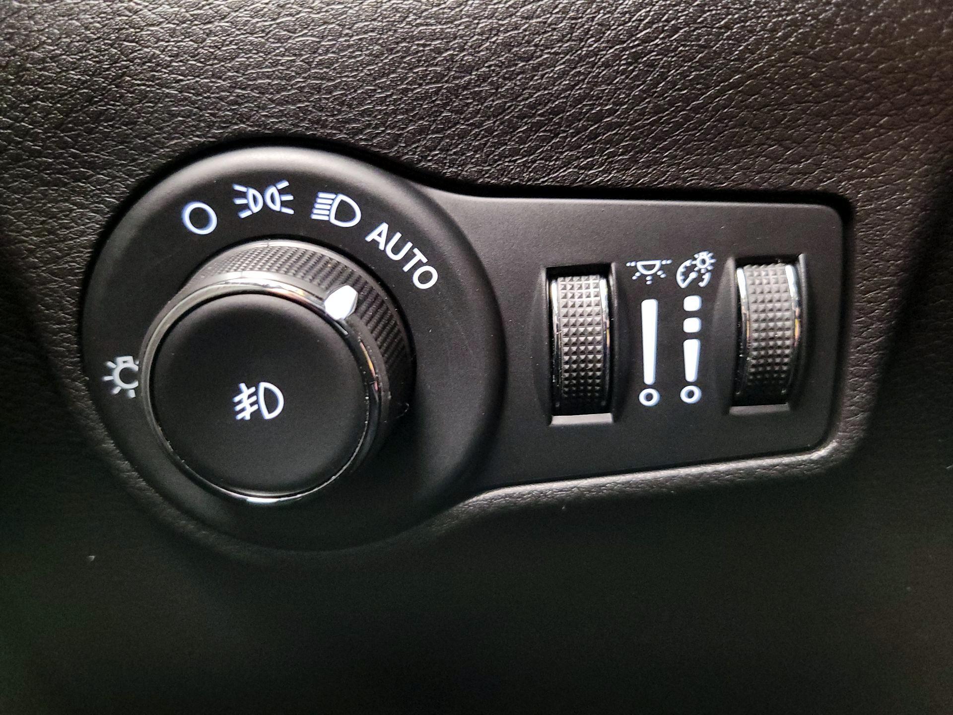 Thumbnail: 2023 Jeep Compass - 13