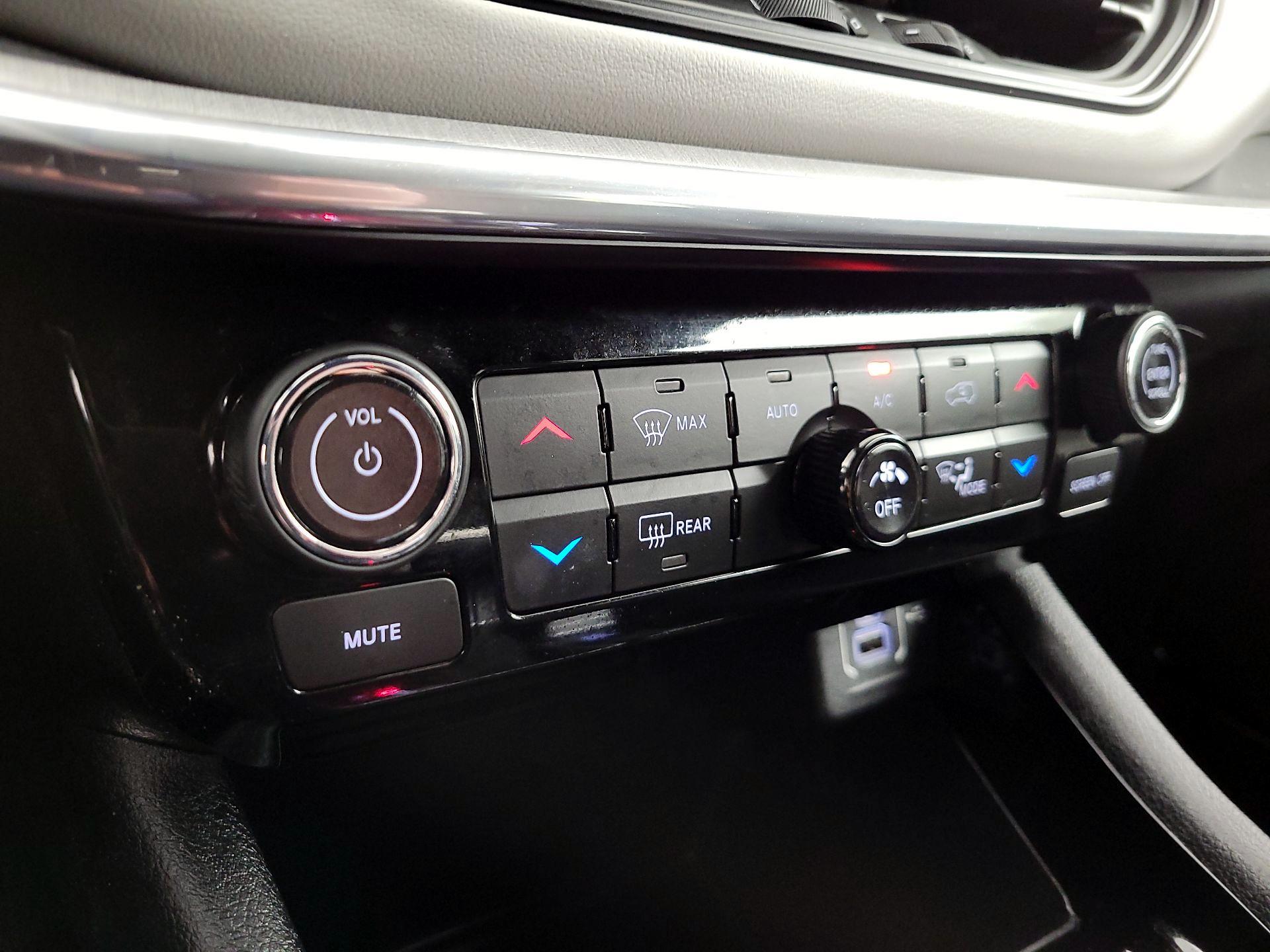 Thumbnail: 2023 Jeep Compass - 16