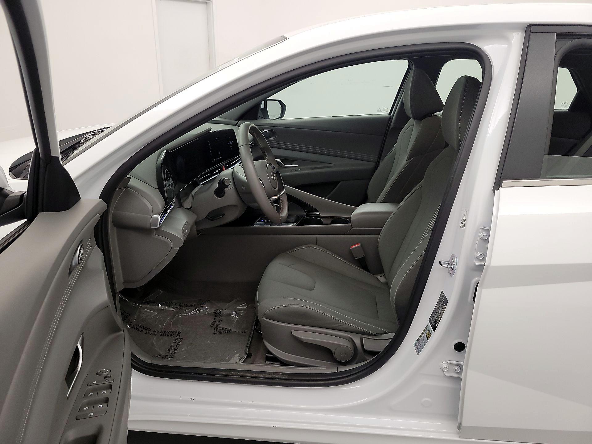 Thumbnail: 2025 Hyundai Elantra - 11