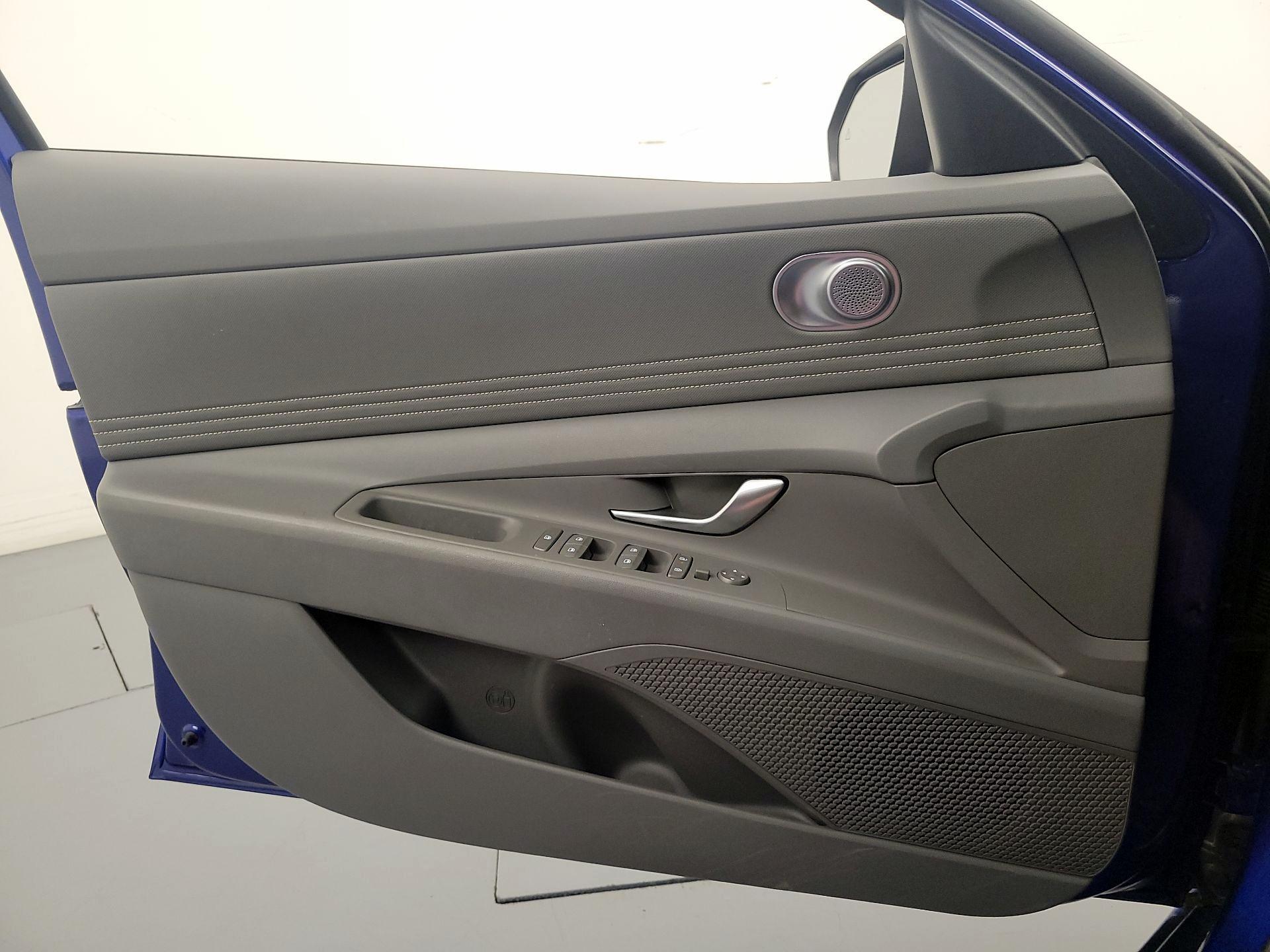 Thumbnail: 2025 Hyundai Elantra - 12