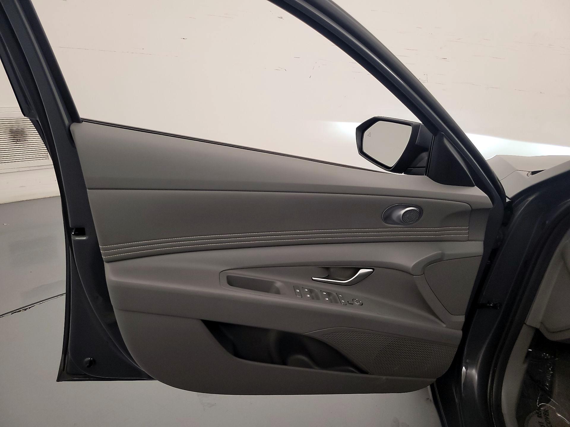 Thumbnail: 2025 Hyundai Elantra - 12