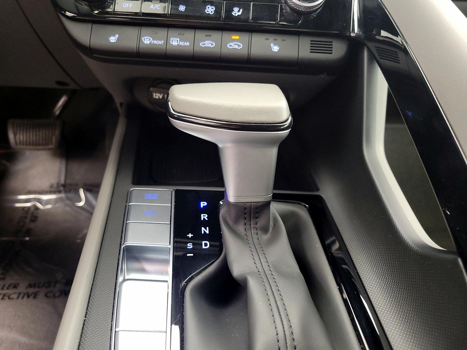 Thumbnail: 2025 Hyundai Elantra - 18