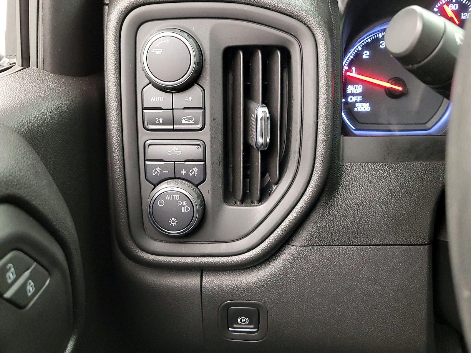 2020 Chevrolet Silverado 1500 Custom - Photo 14